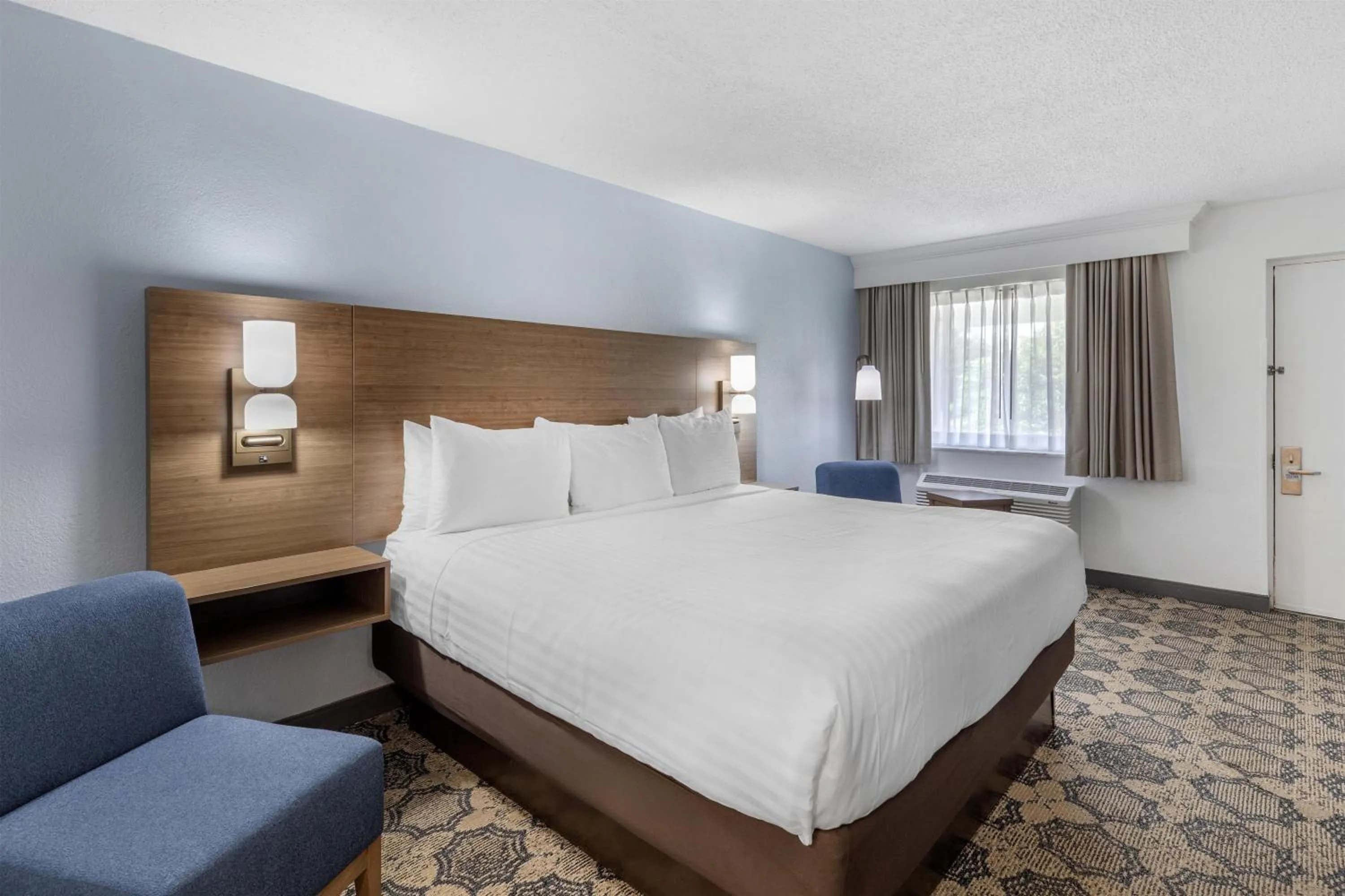 King Room with Courtyard View - Downstairs - Non-Smoking in Best Western Palm Beach Lakes