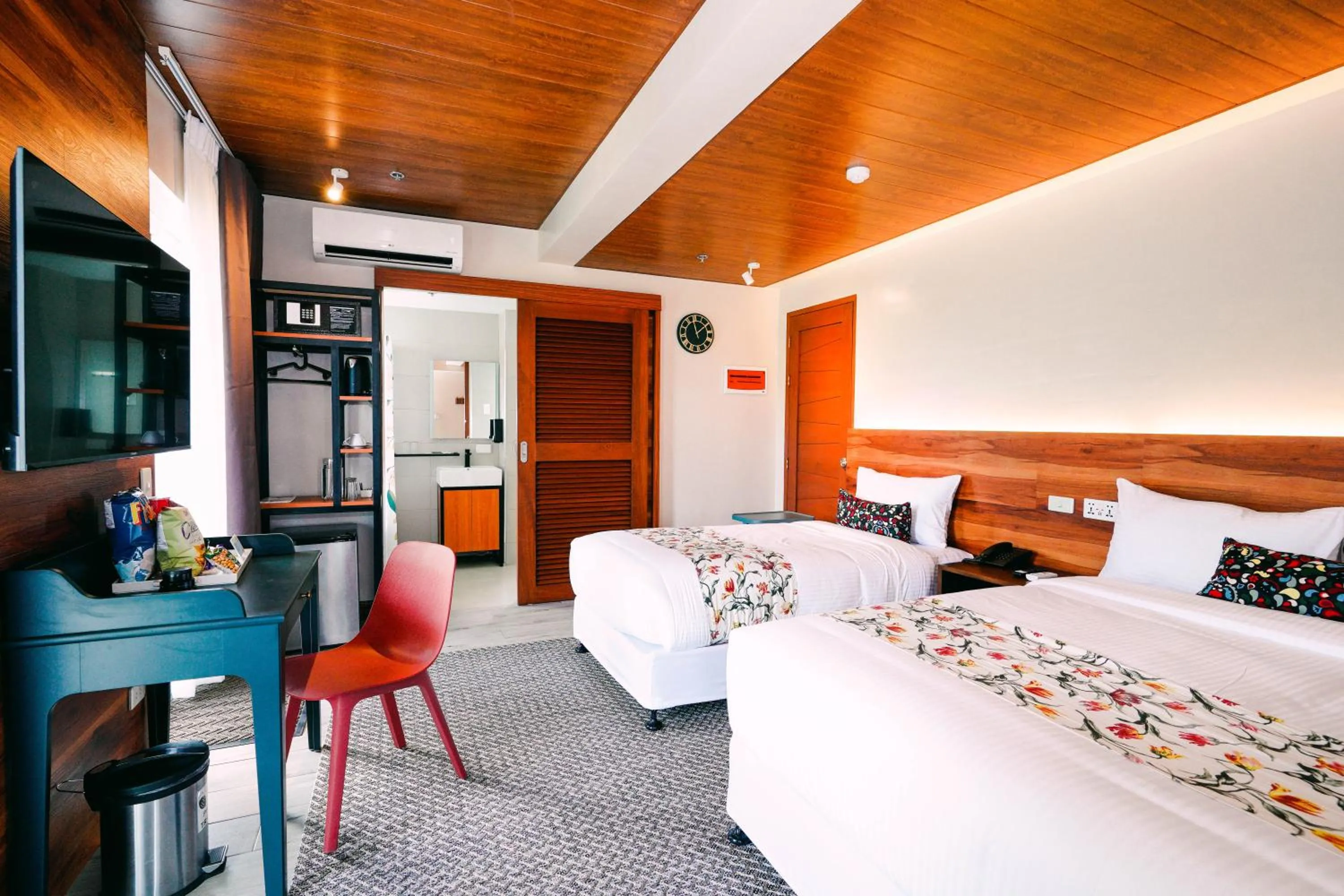 Lodge Family in Hotel Kimberly Tagaytay