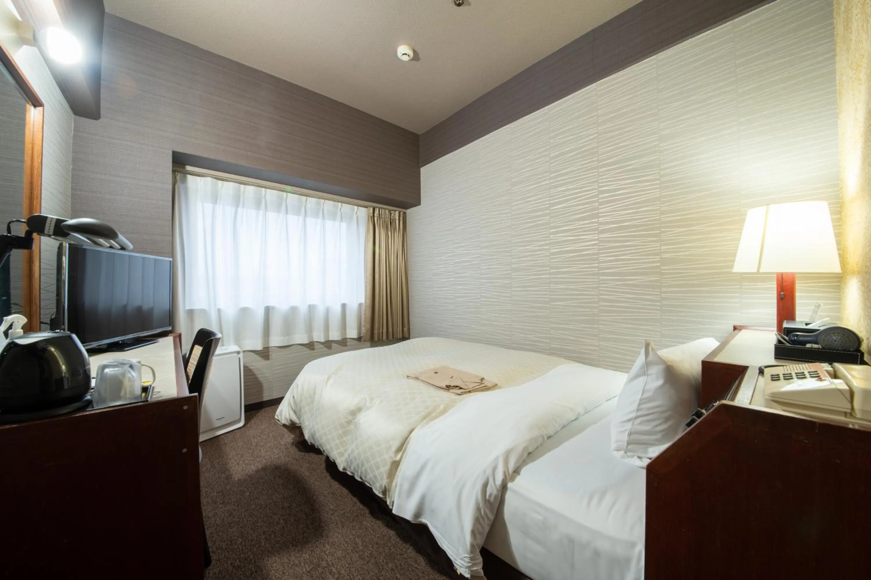 Double Room with Small Double Bed - single occupancy - Non Smoking in Hotel New Carina