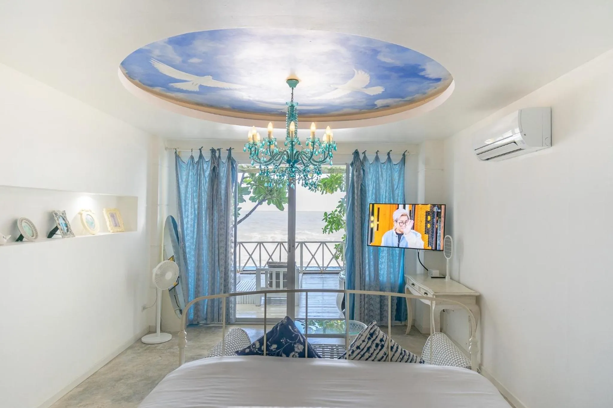 Deluxe Beach Front in Green Gallery Beach Boutique Hotel