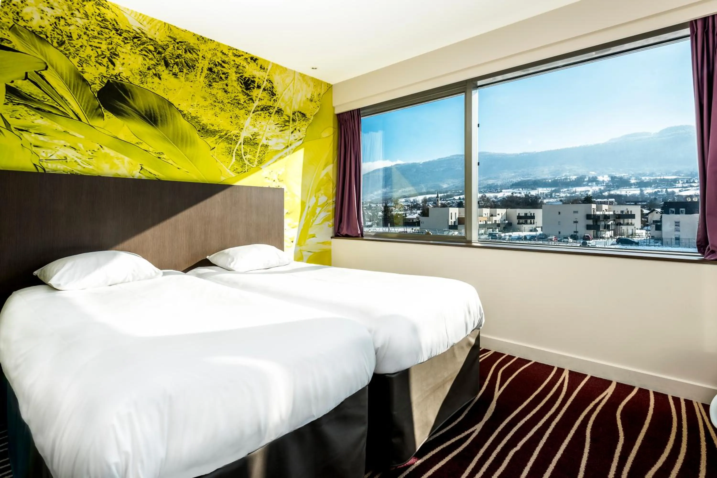 Standard Twin Room in ibis Styles Saint Julien en Genevois Vitam
