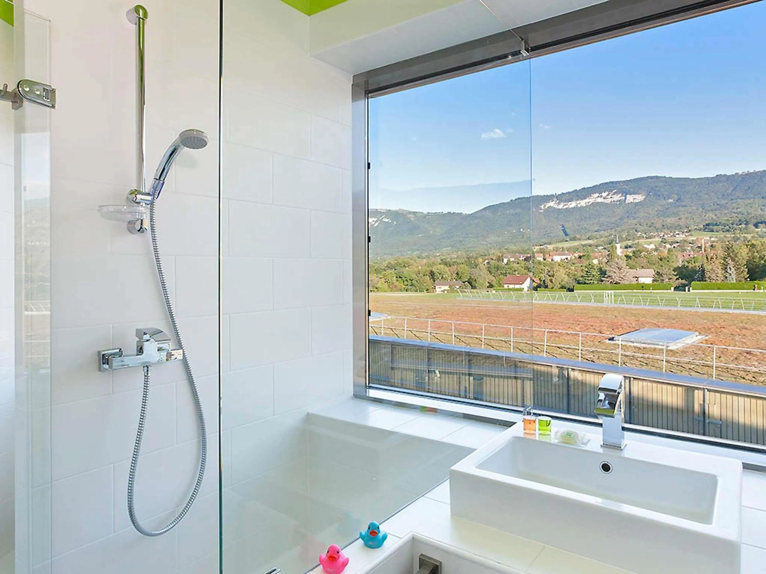 Standard Single Room in ibis Styles Saint Julien en Genevois Vitam