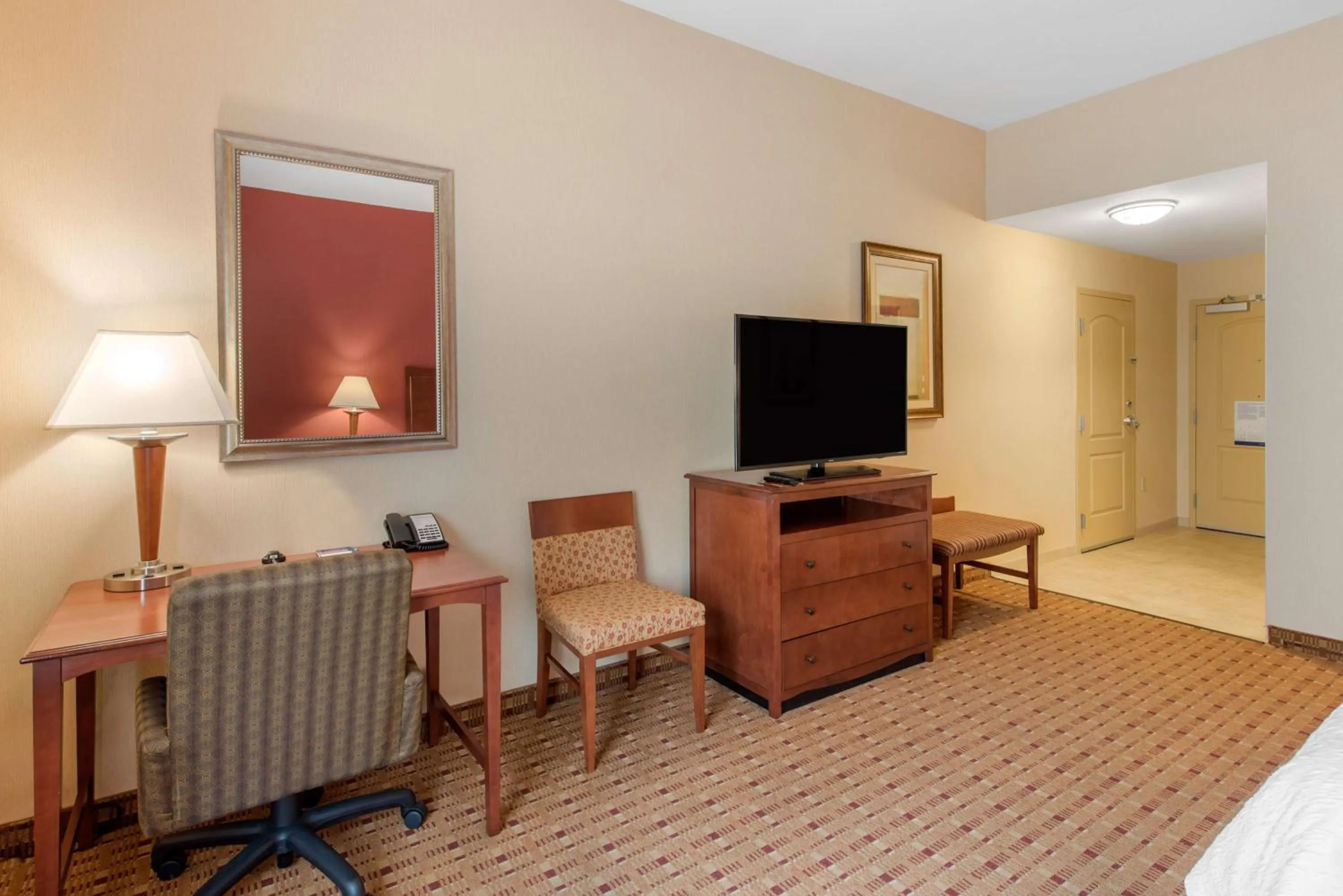 King Room with King Bed - Non-Smoking in Hampton Inn & Suites Arcata