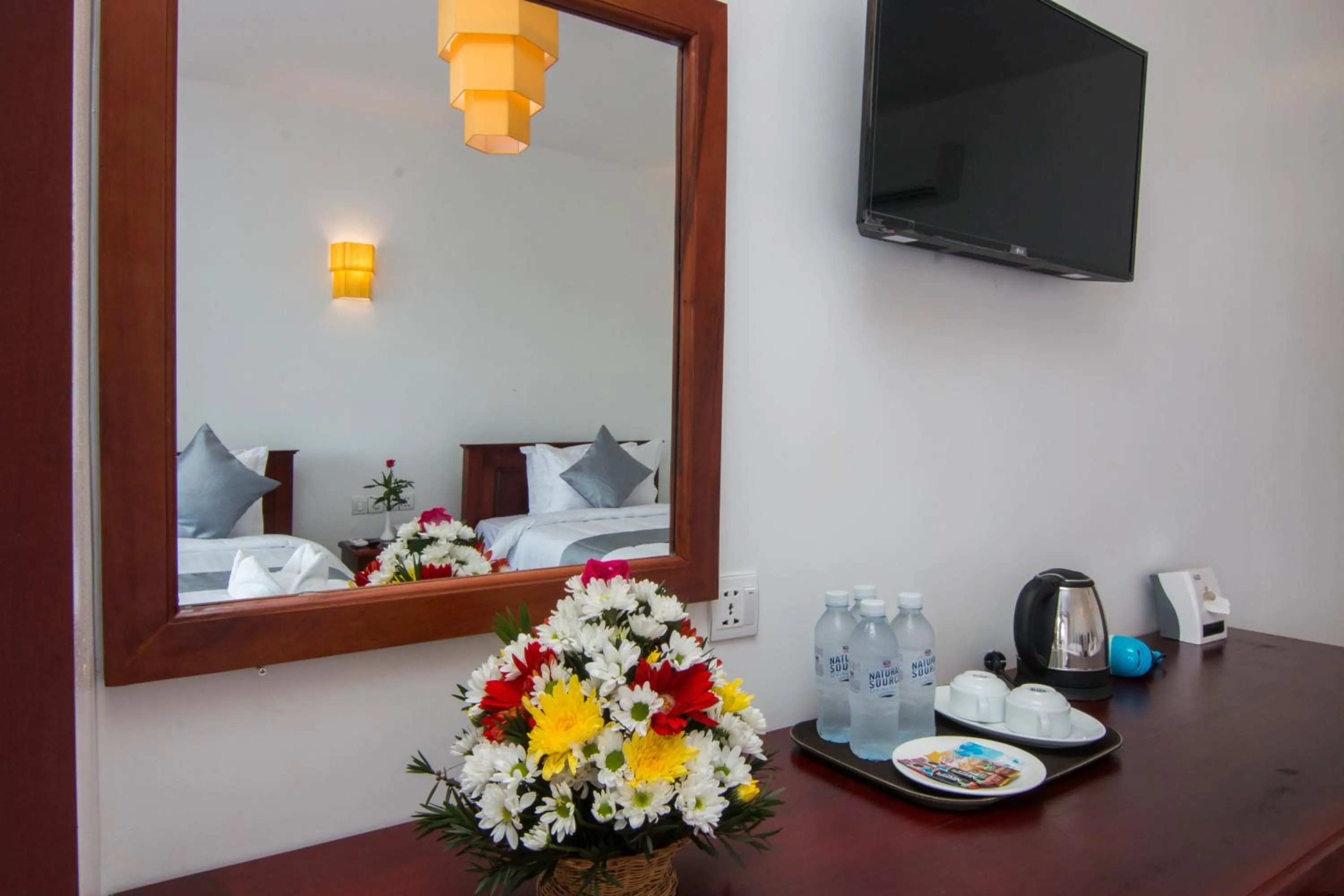 Deluxe Twin Room with Pool View in Bou Savy Villa