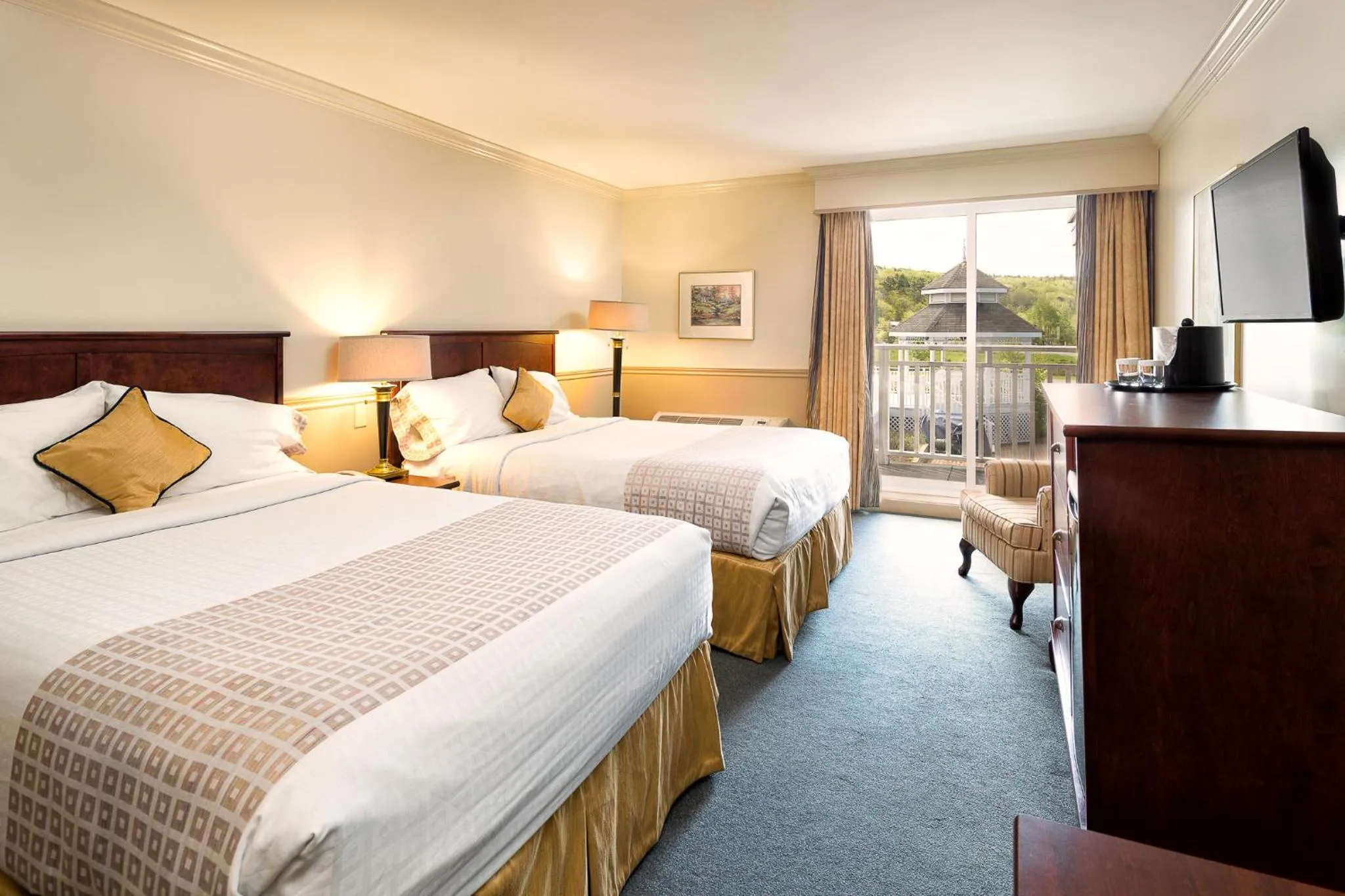 Standard Double Room in Inn on the Lake