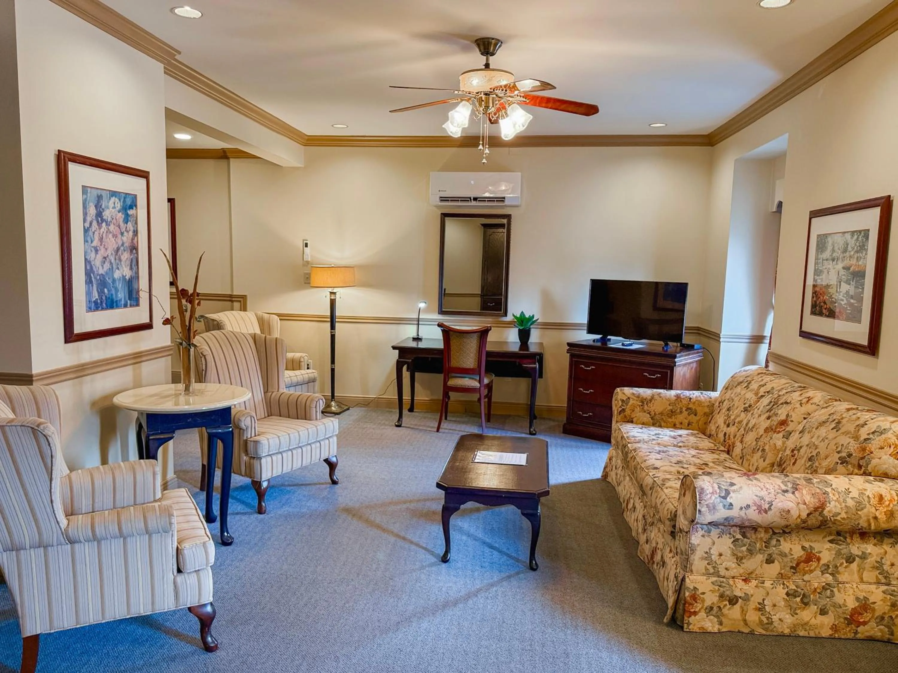 Executive Suite in Inn on the Lake