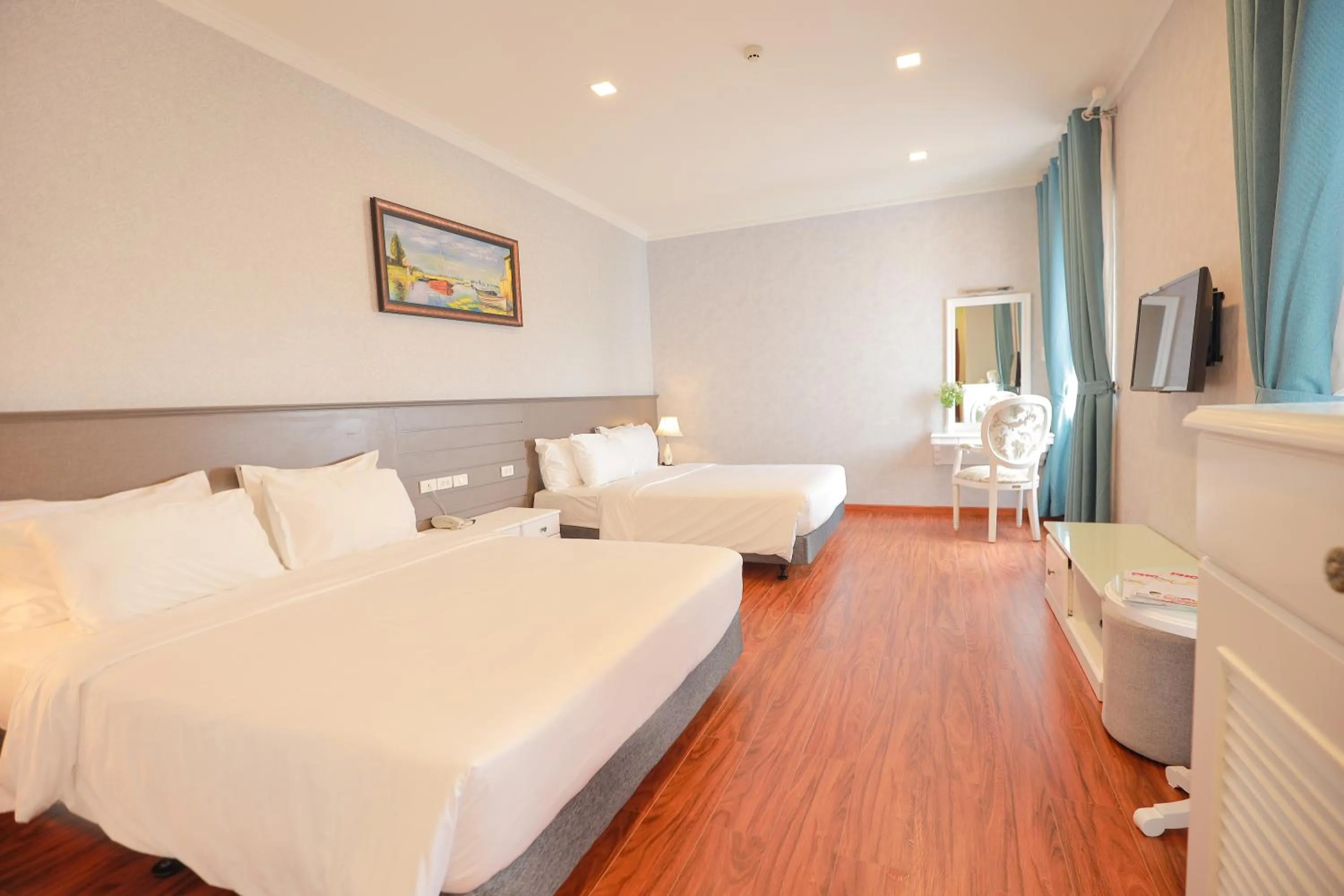 Superior Triple Room in Hotel Du Lys