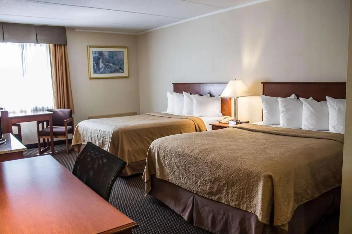 Queen Room with Two Queen Beds - Non-Smoking in Baymont by Wyndham Youngstown
