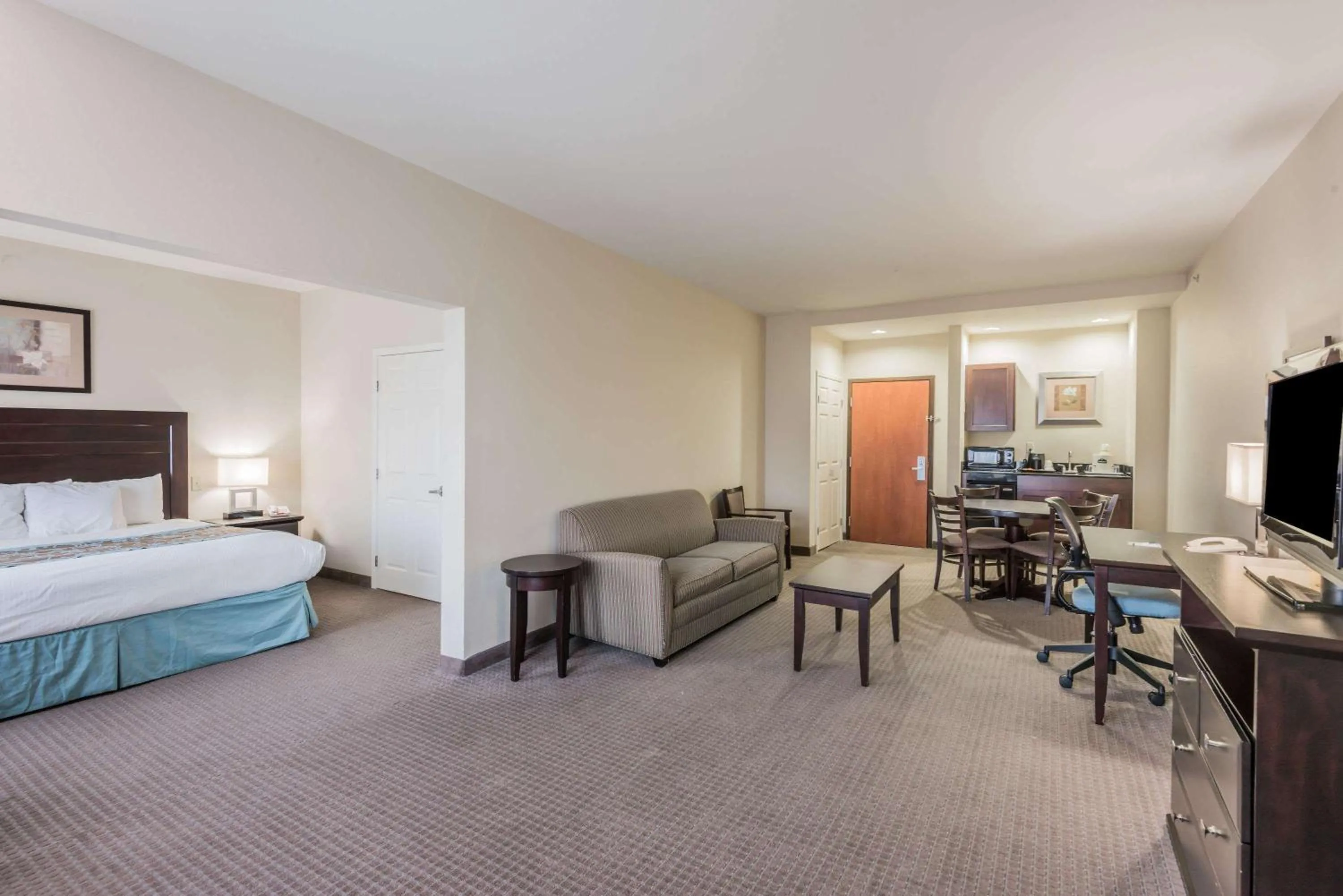 King Studio Suite - Non-Smoking in Wingate by Wyndham New Braunfels