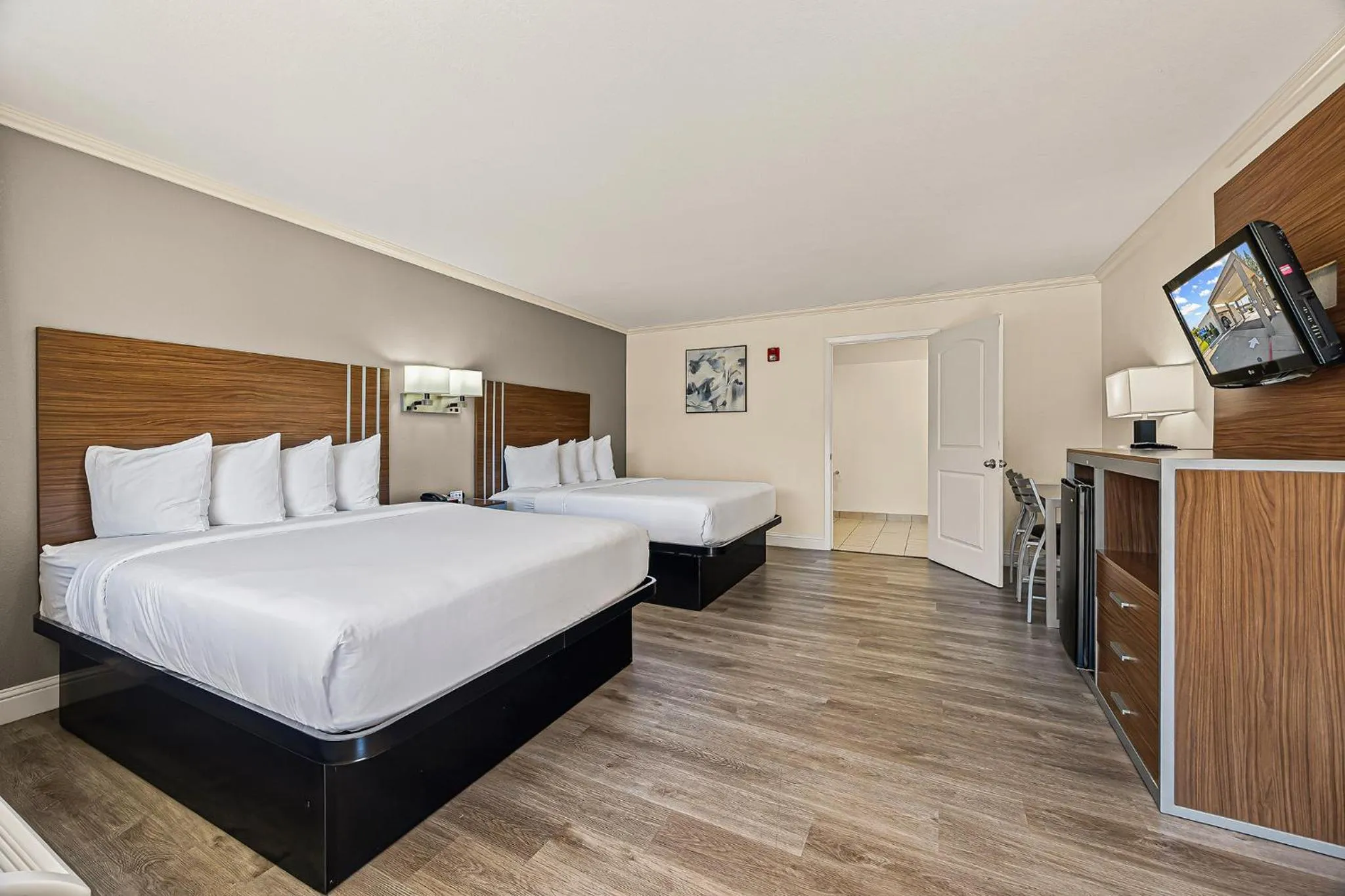 Queen Room with Two Queen Beds in Heritage Inn Express Roseville