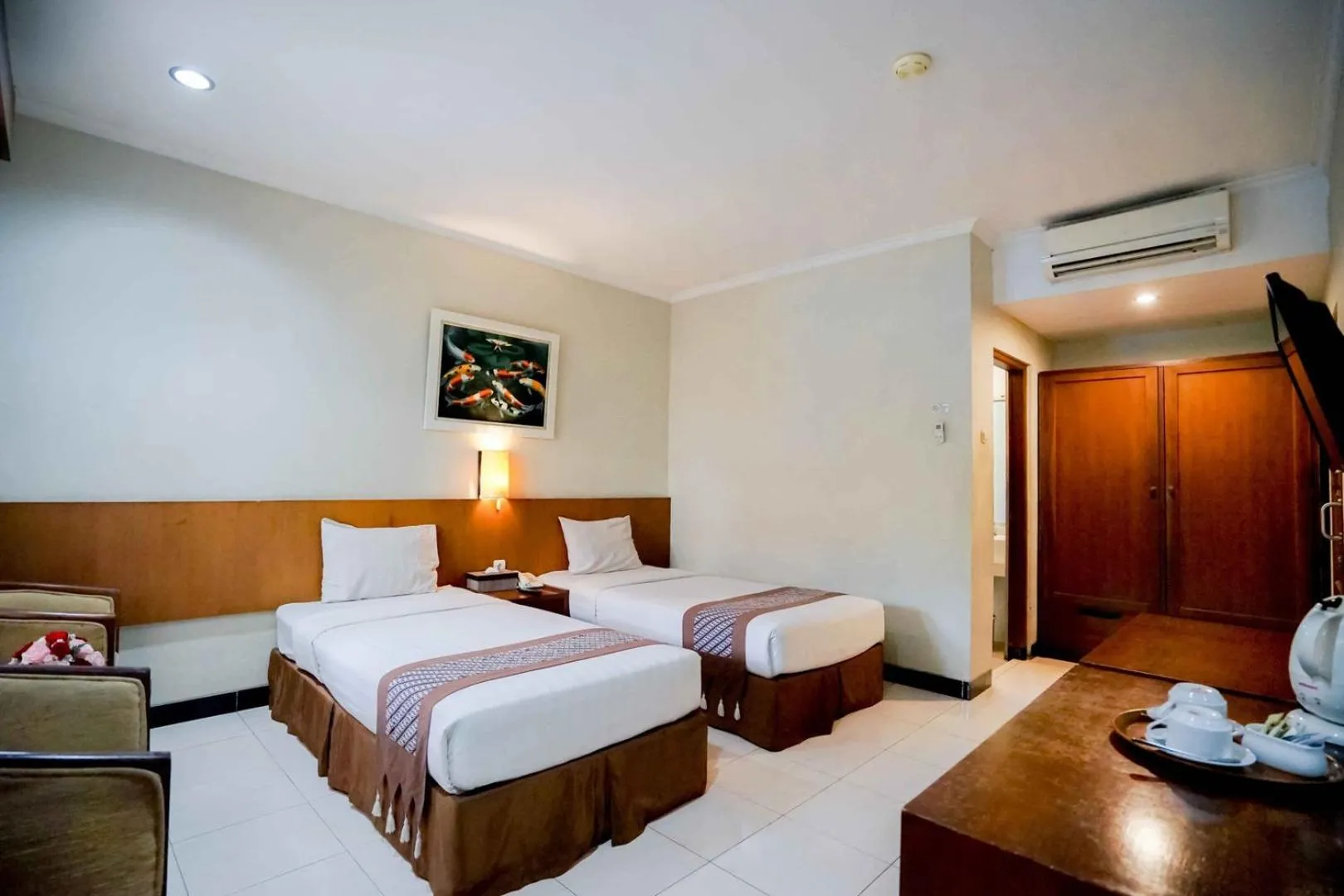 Deluxe Double or Twin Room in Cakra Kembang Hotel