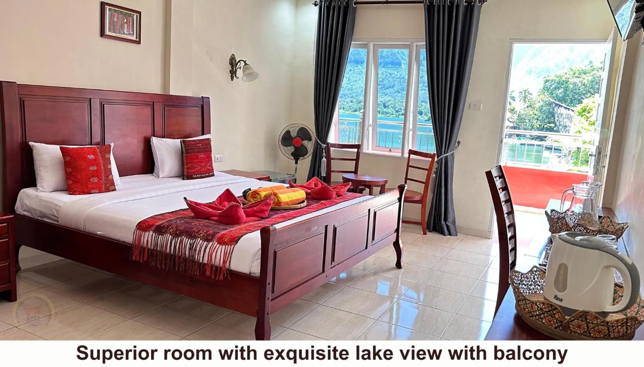 Superior Double Room with Private Bathroom and Lake View in Zoé’s Paradise Waterfront Hotel