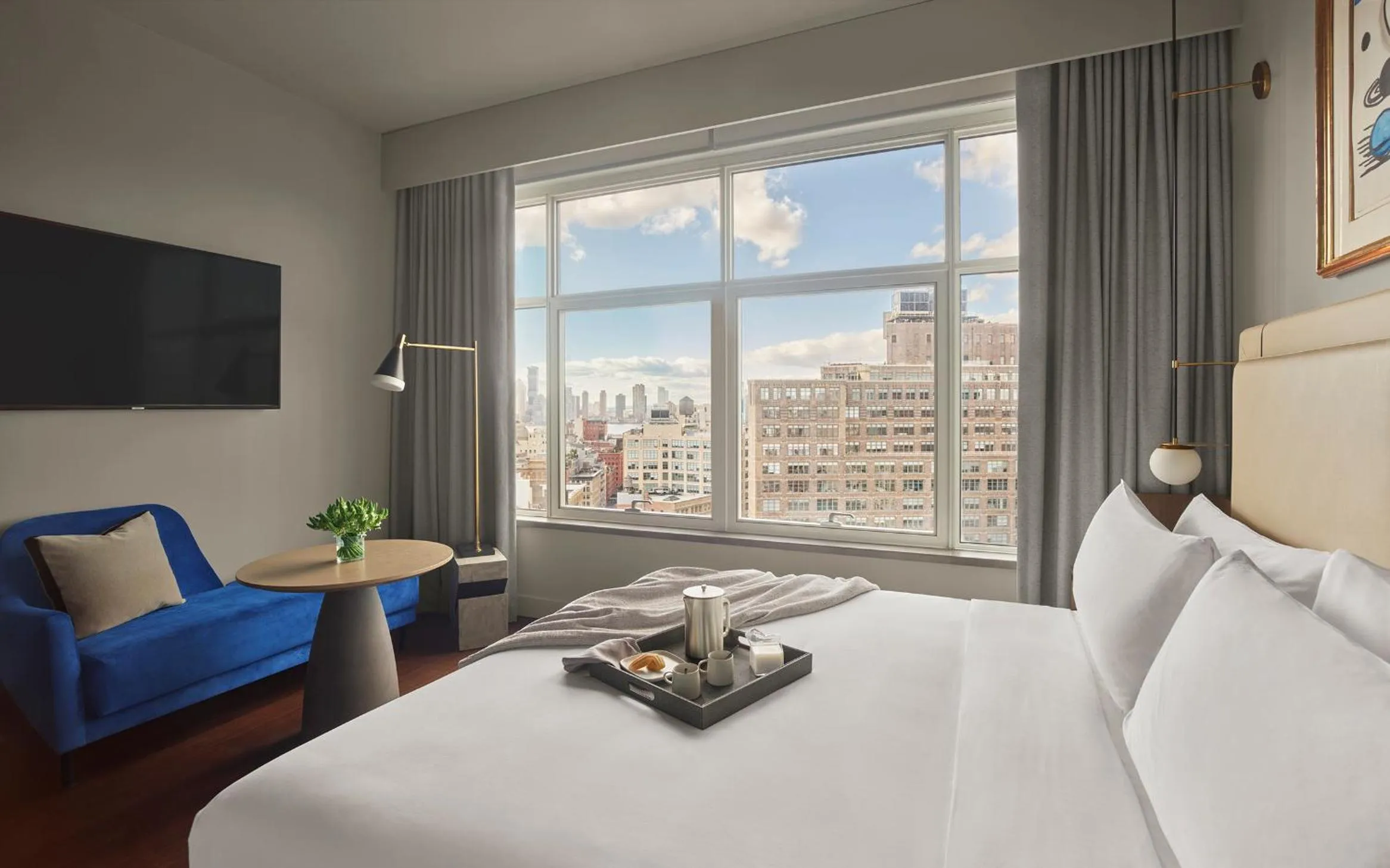 Deluxe King Room with City View  in ModernHaus SoHo