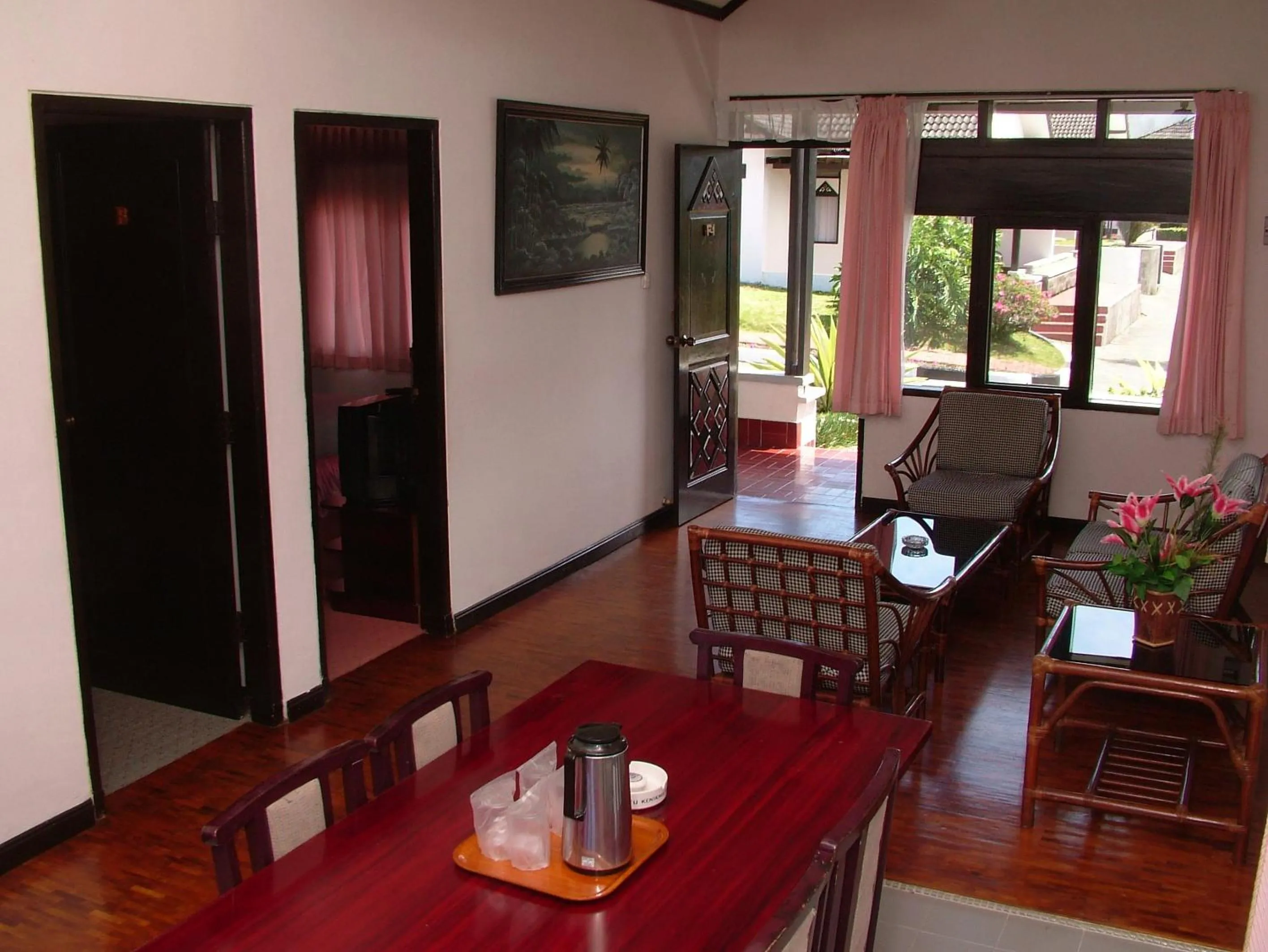 Family Cottage in Hotel Sibayak Internasional