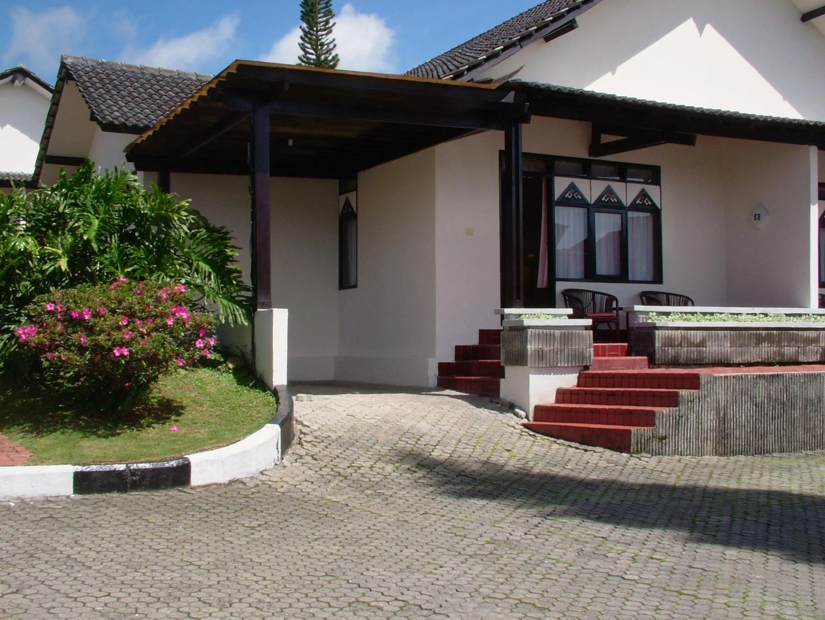 Standard Cottage in Hotel Sibayak Internasional