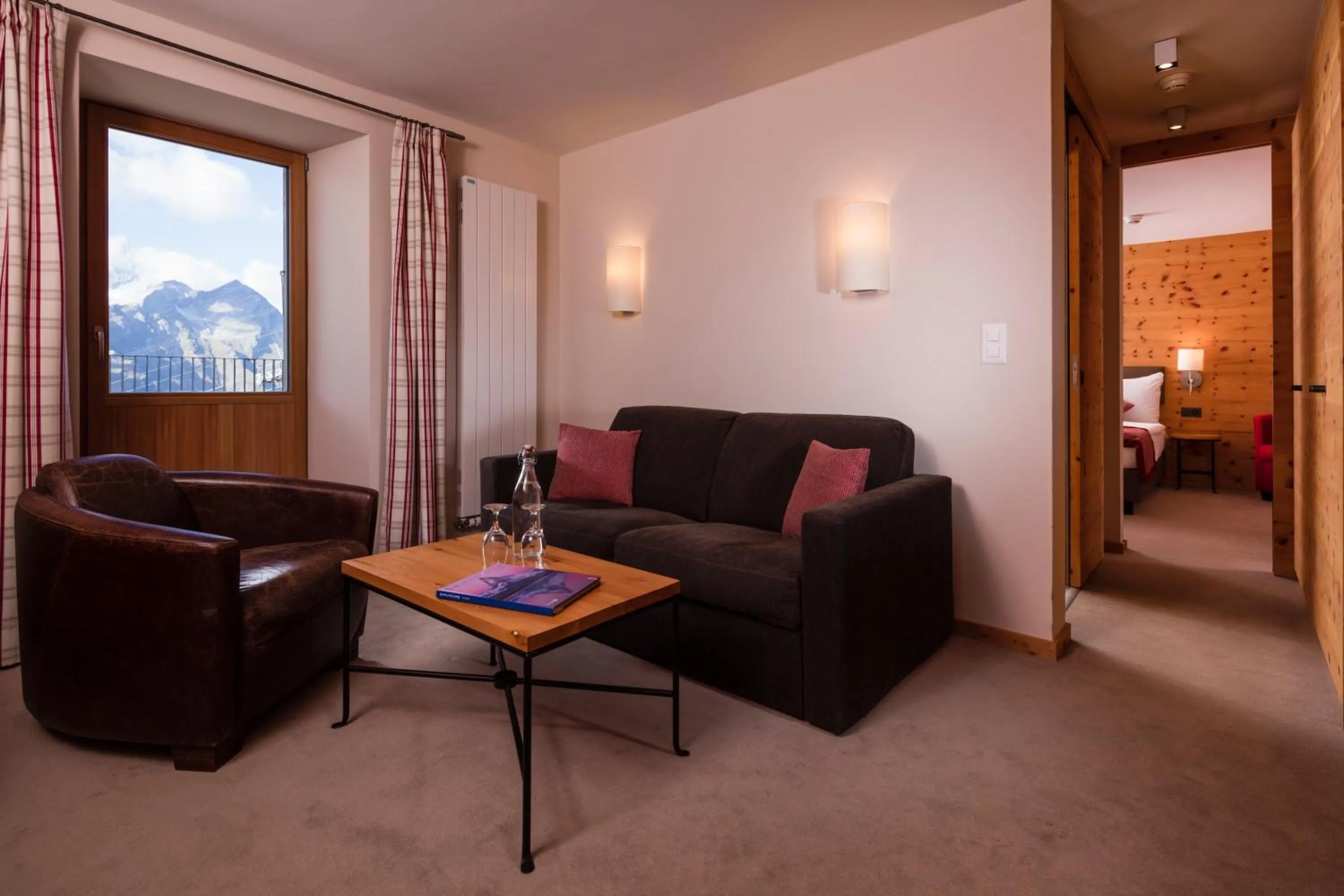 Junior Suite with Partial Matterhorn View - single occupancy in Riffelhaus 1853