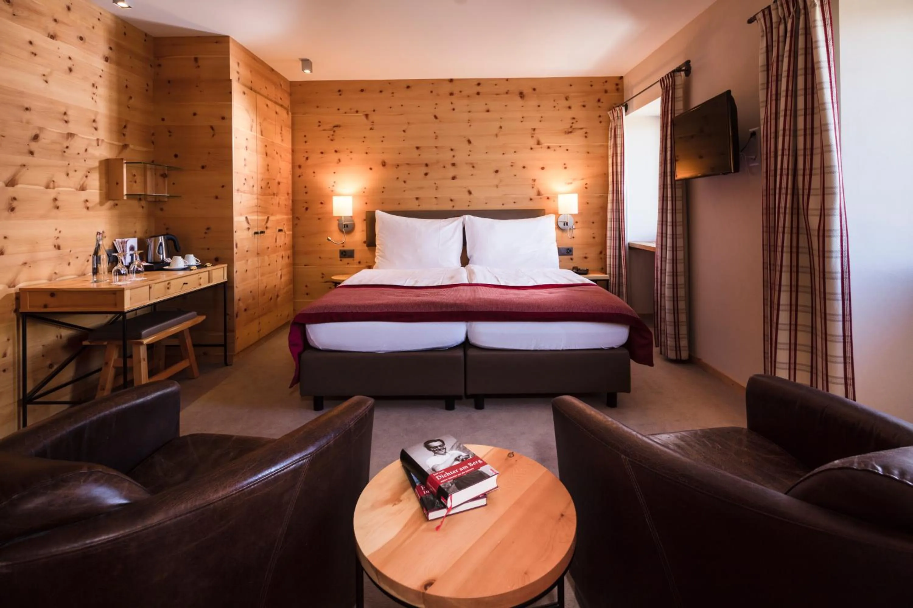 Double Room with Mountain View - single occupancy in Riffelhaus 1853