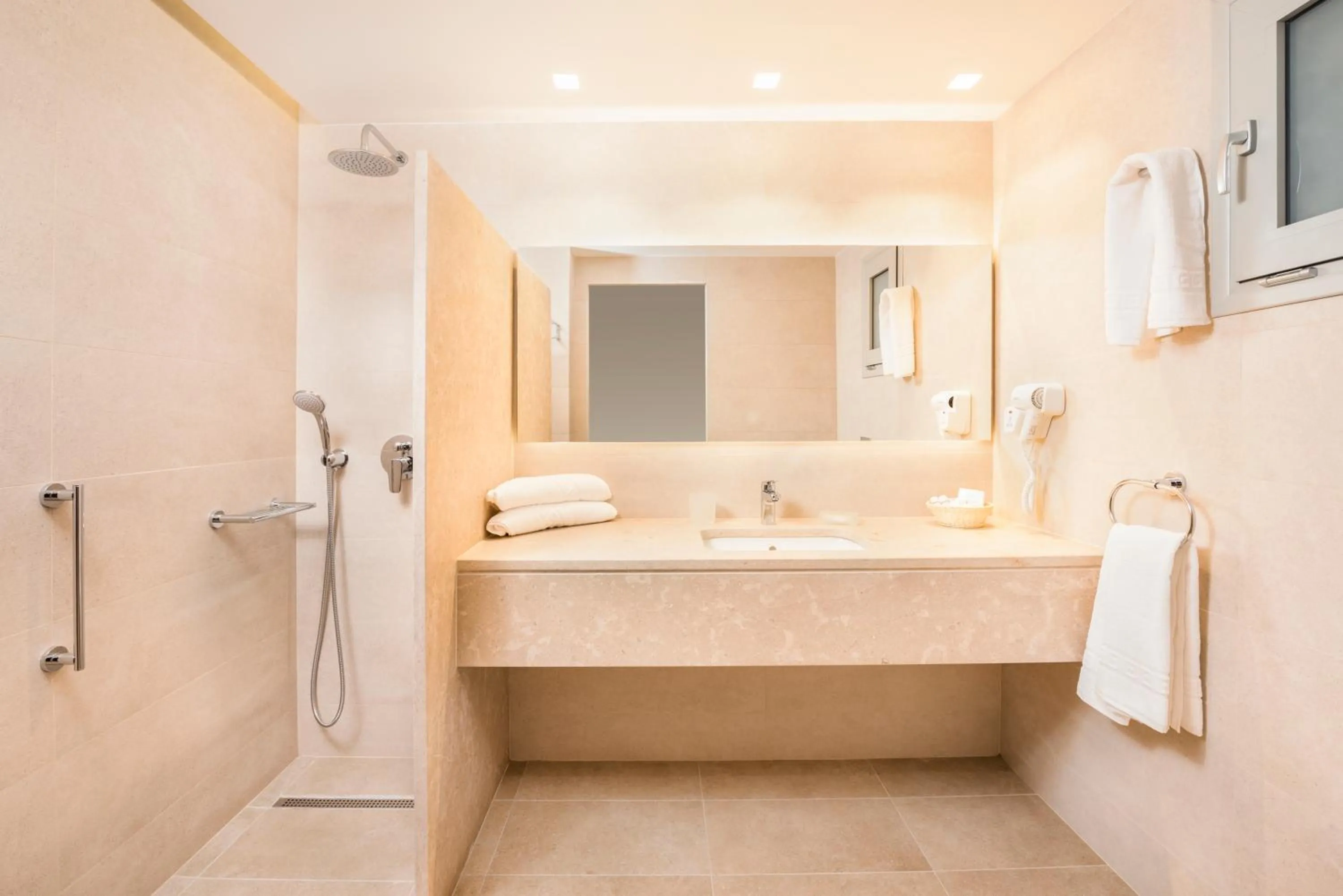 Superior Double or Twin Sea Front in Horizon Beach Resort