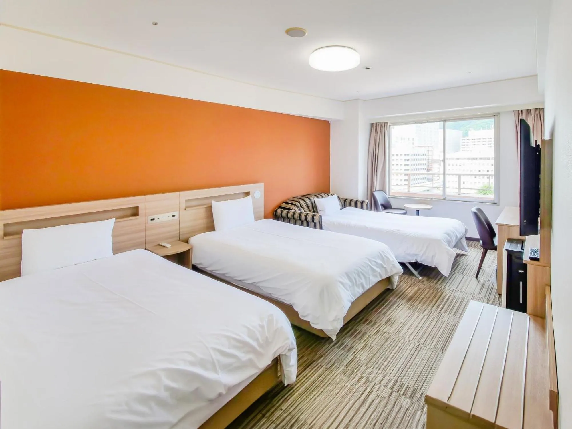 Superior Twin Room with Extra Bed - Non-Smoking in Hotel Sunroute Sopra Kobe