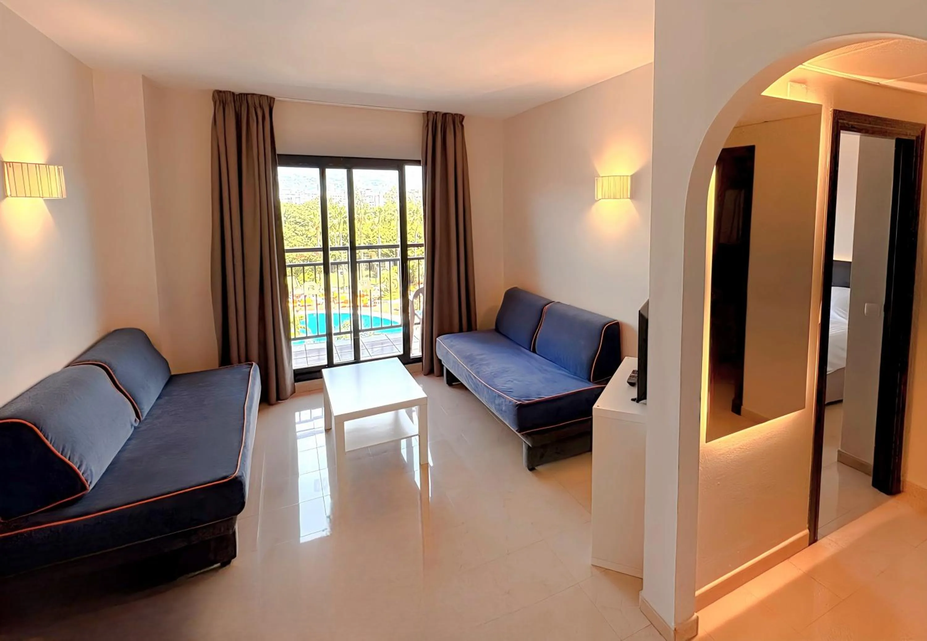 One-Bedroom Apartment with Pool View (3-4 Adults ) in Fuengirola Beach Apartamentos Turísticos