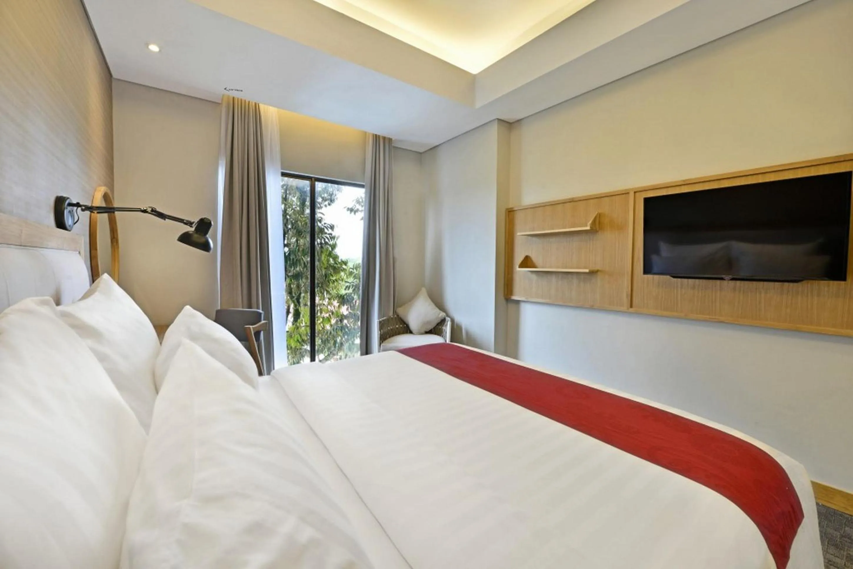 Deluxe Queen Room in Famvida Hotel Lubuklinggau