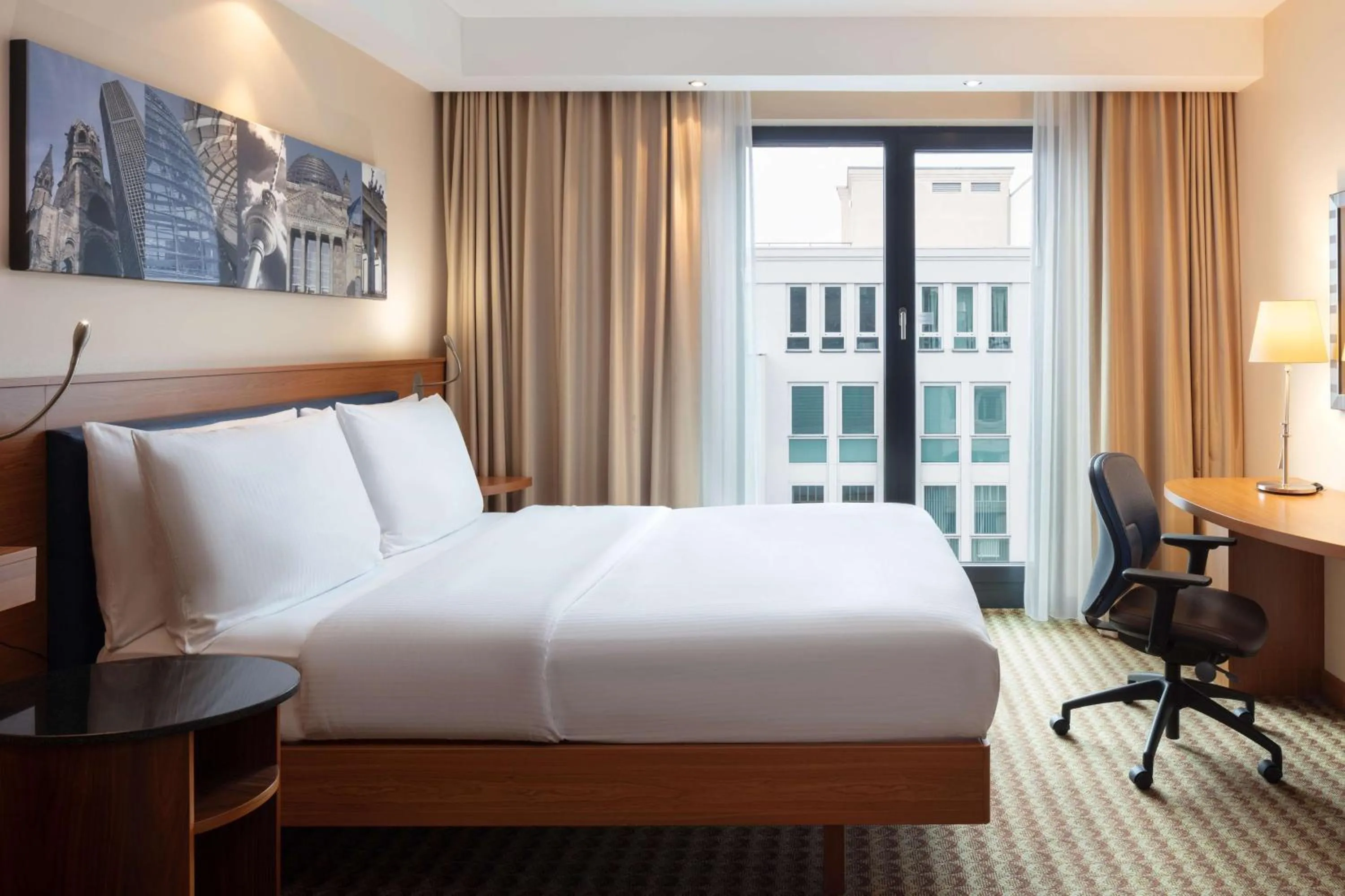Queen Room - Mobility Access in Hampton by Hilton Berlin City West