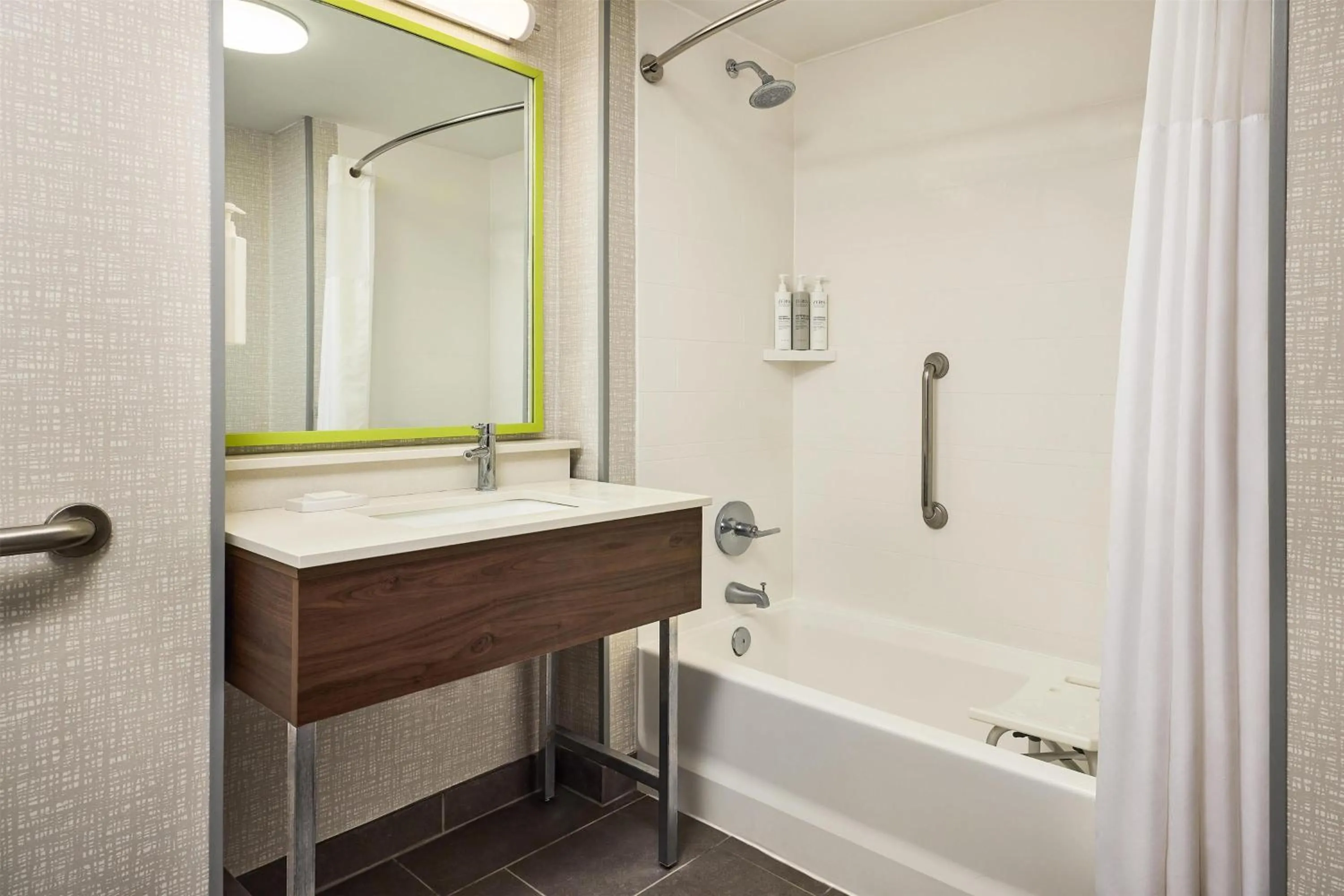 Queen Room with Two Queen Beds - Mobility and Hearing Access/Non-Smoking in Hampton Inn Colby