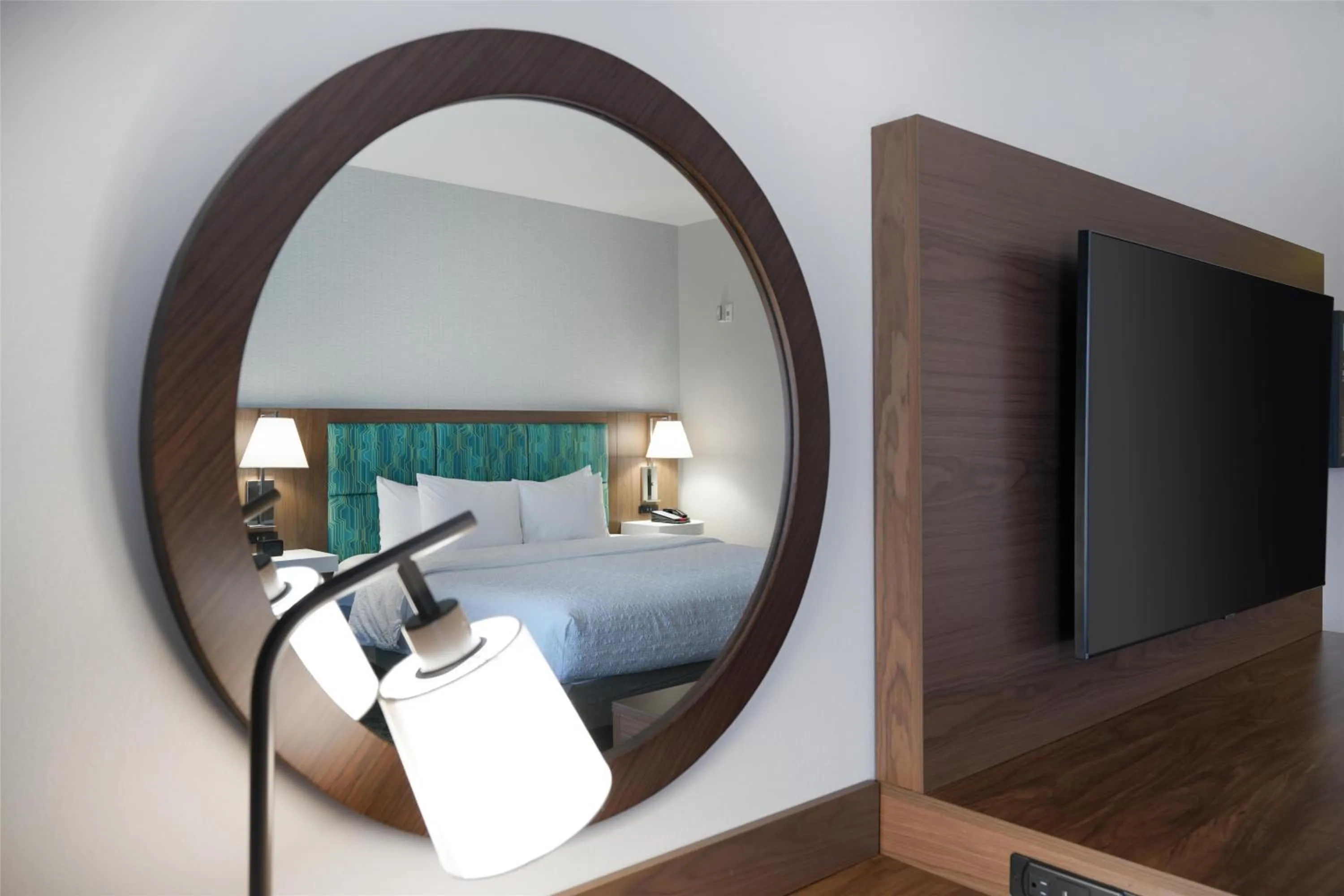 King Room with King Bed - Non-Smoking in Hampton Inn & Suites Tulsa/Tulsa Hills