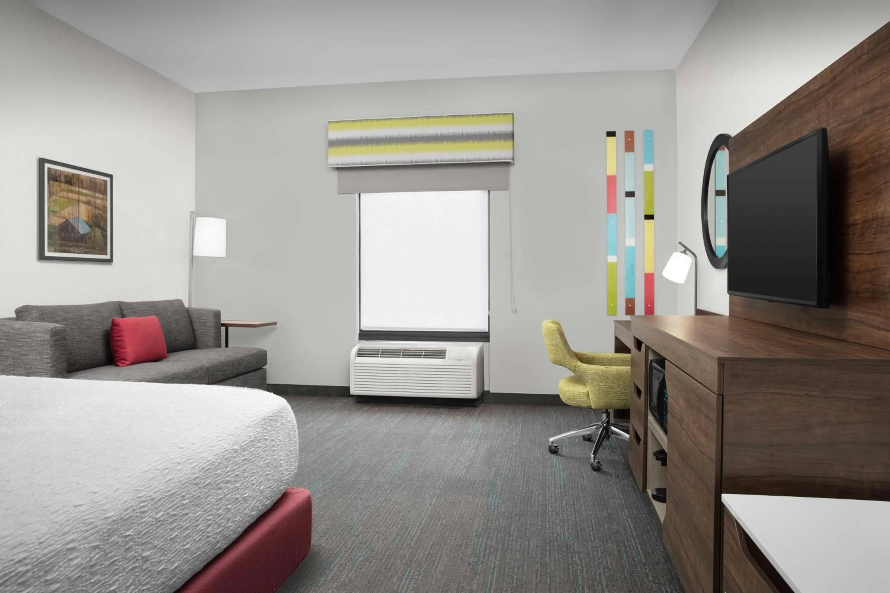 King Room with Sofa Bed - Hearing Accessible/Non-Smoking in Hampton Inn Dandridge