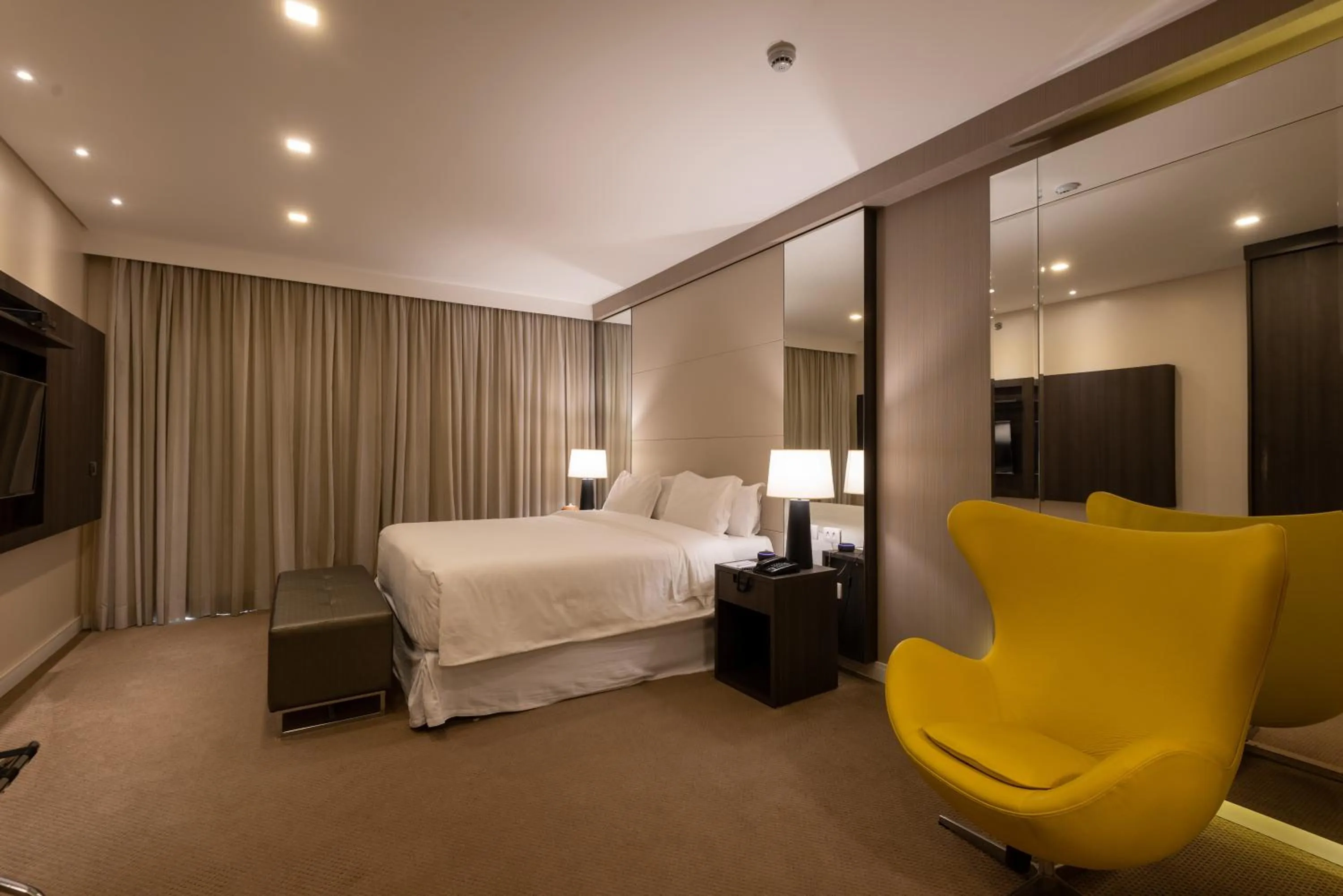 Executive Suite in Radisson Hotel Anápolis