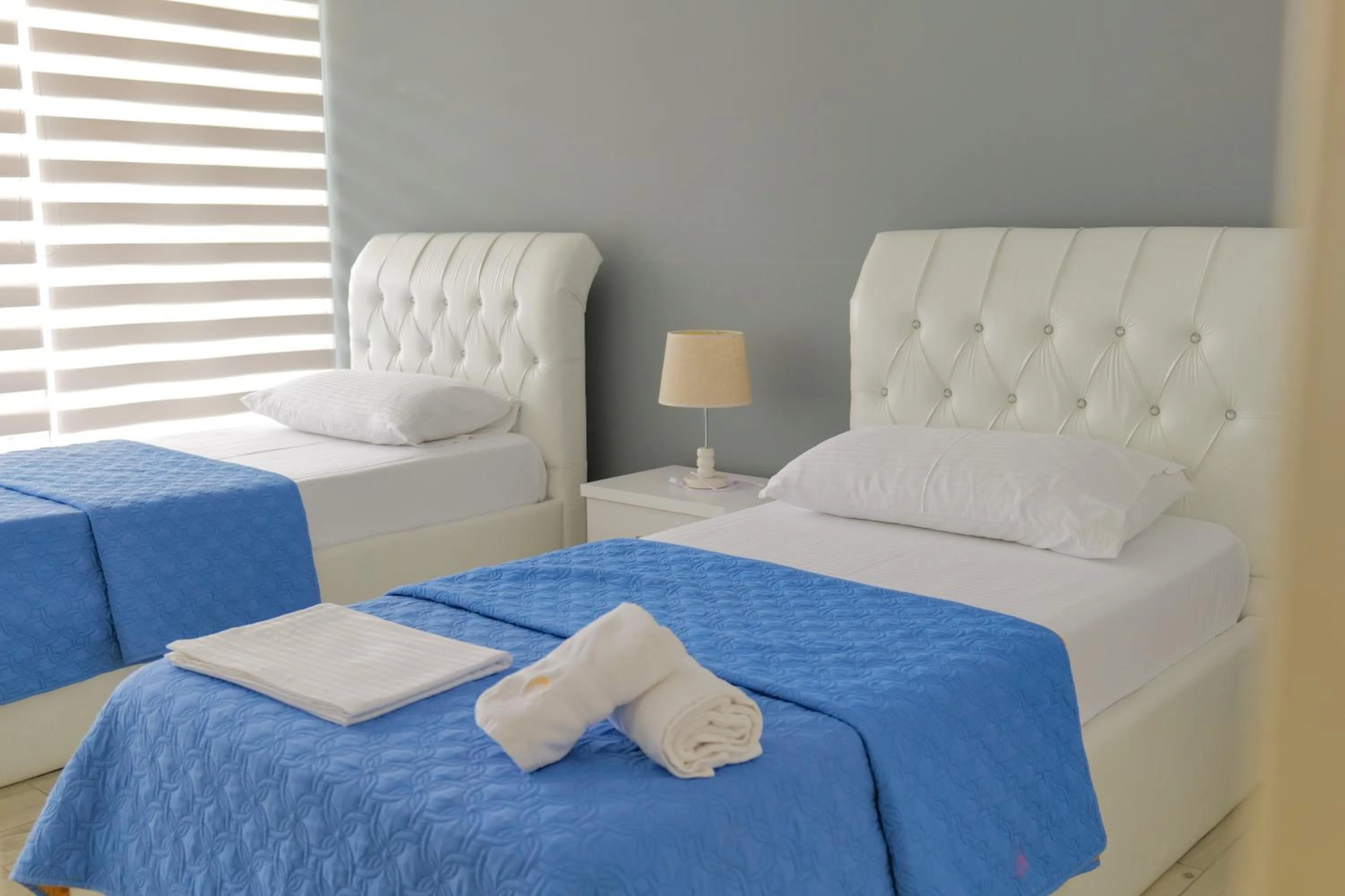 Deluxe Queen Suite in Oceanic Overview Suites