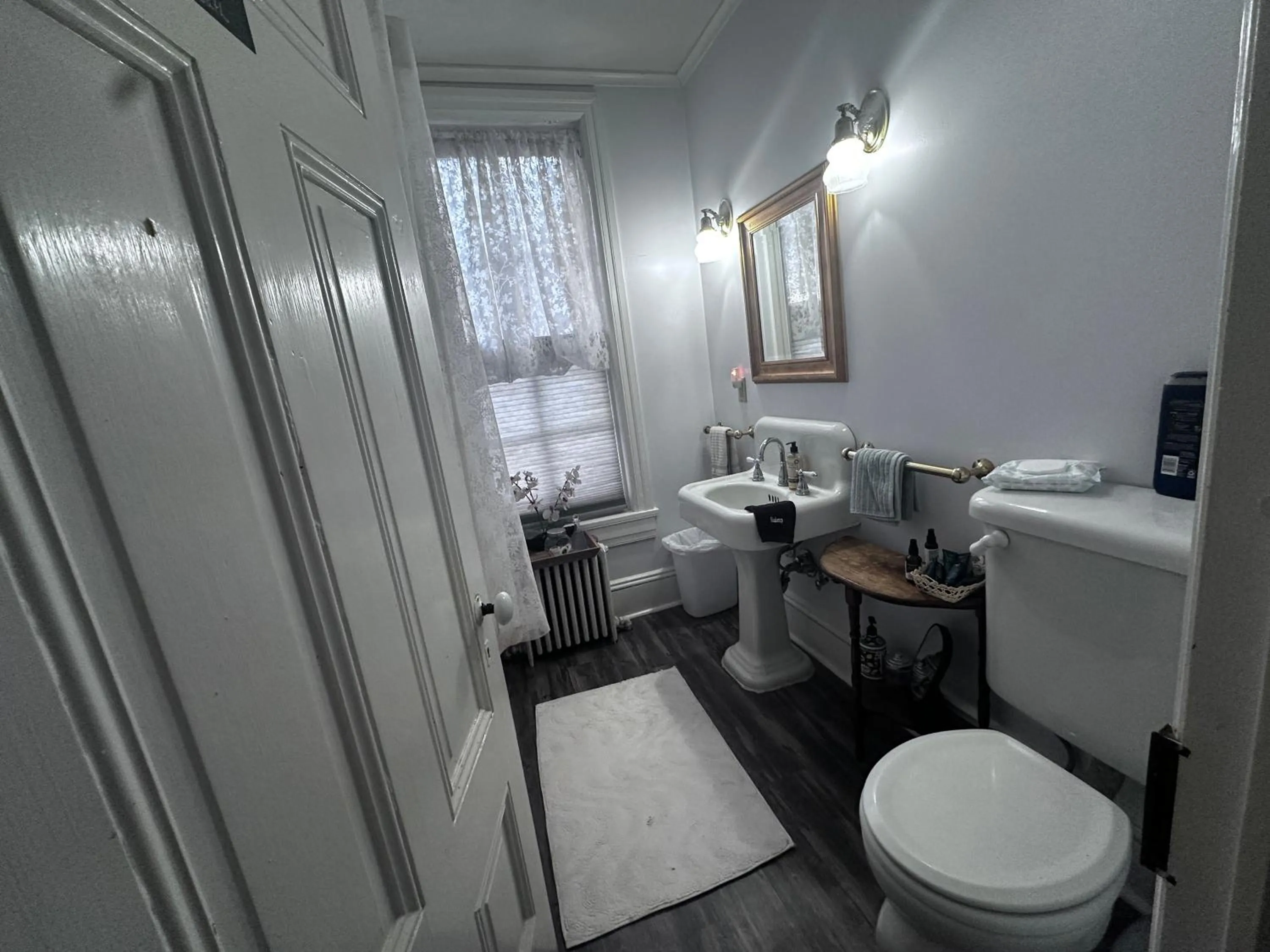 Deluxe Queen Room in Susquehanna Manor Inn