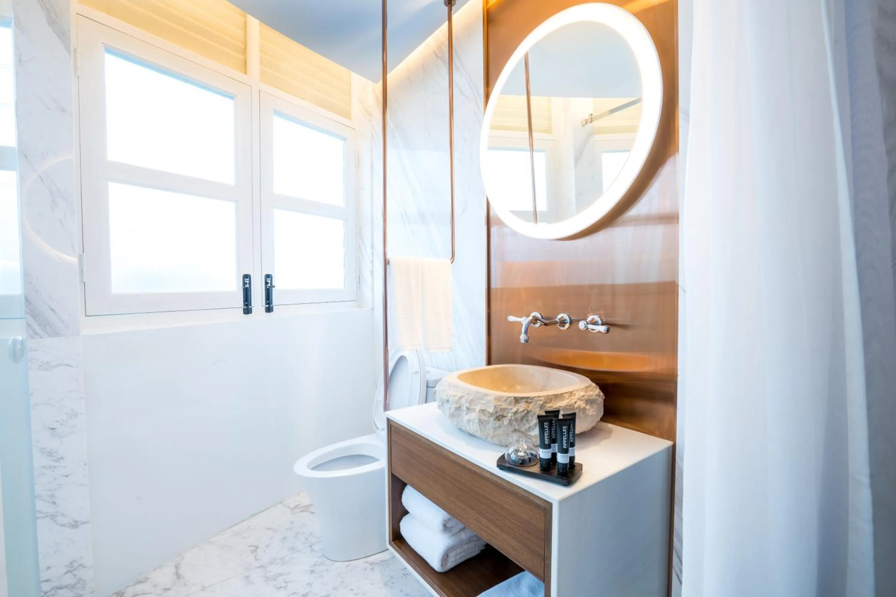 Cozy Queen Room in Tien Hotel Georgetown