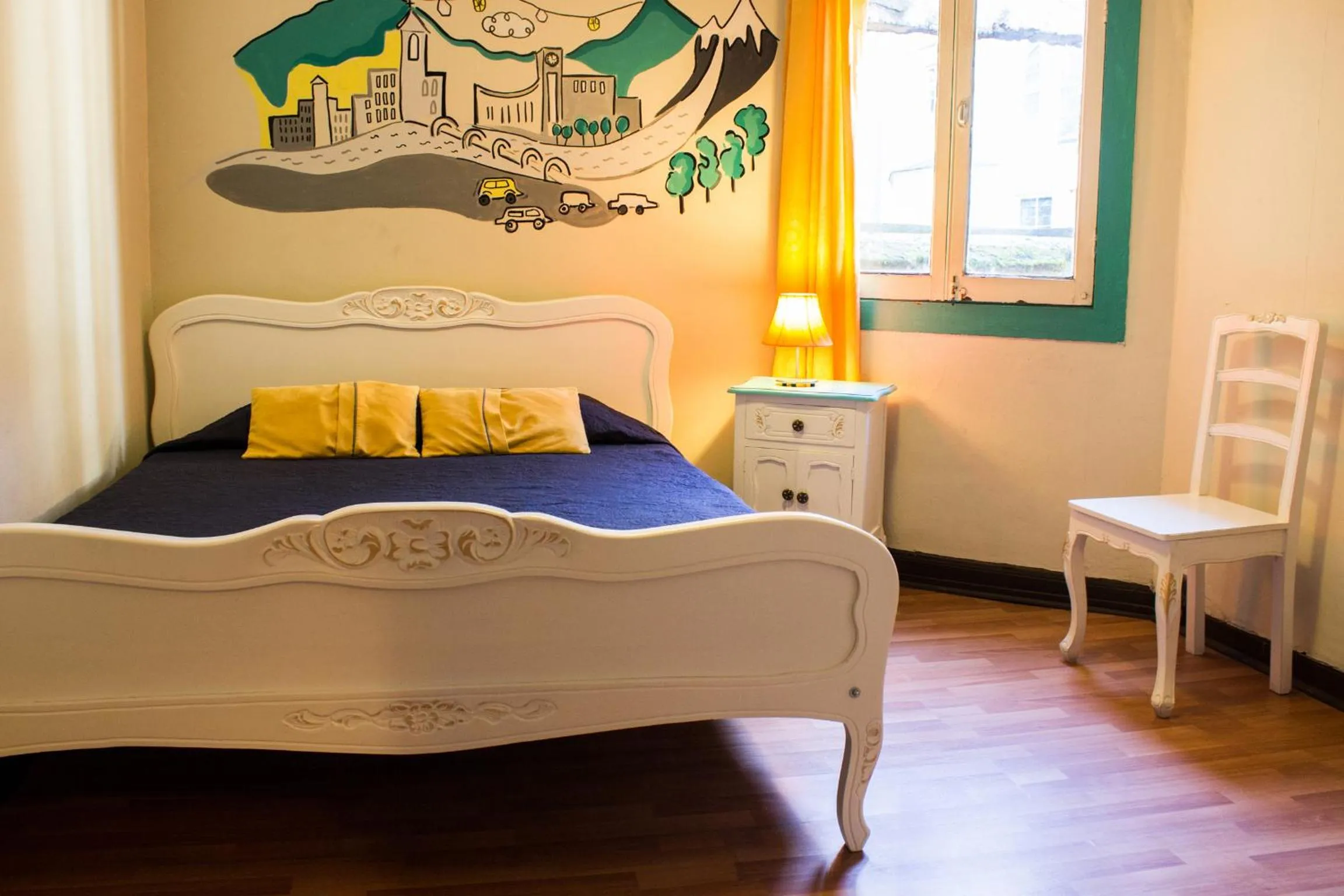 Twin Room with Shared Bathroom in Hostal Forestal