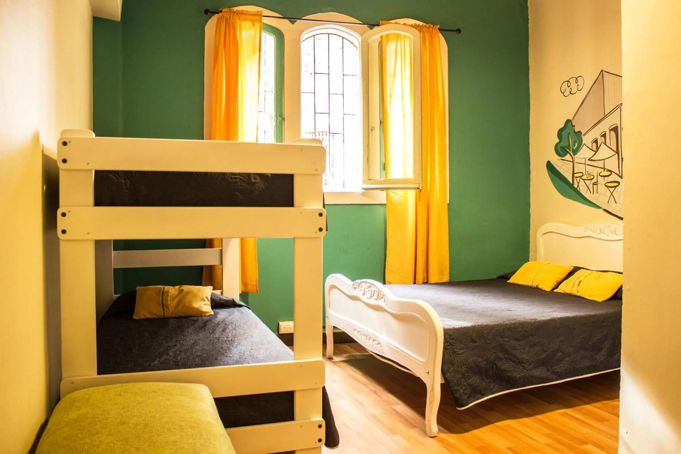 Quadruple Room with Private Bathroom in Hostal Forestal