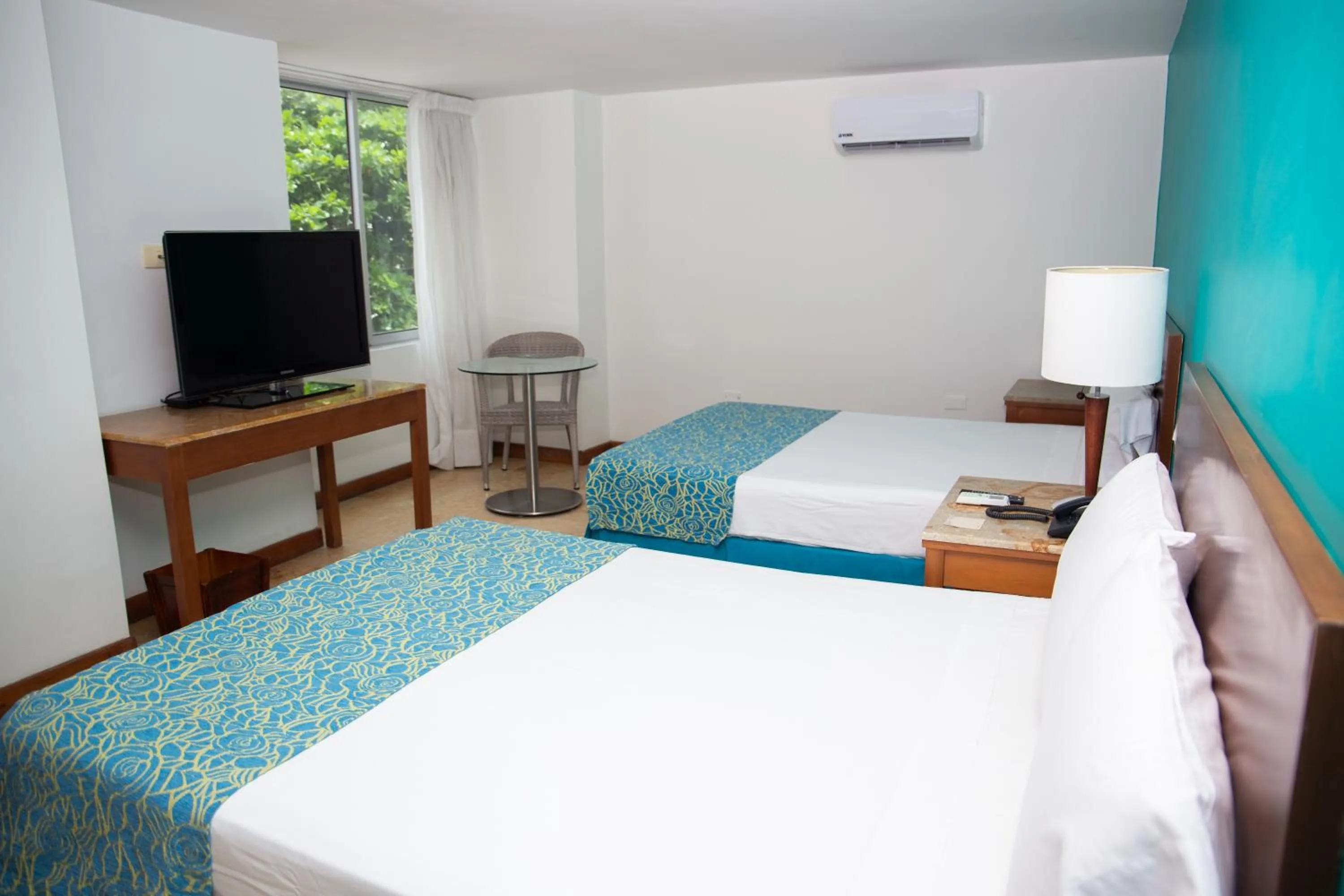 Standard Twin Room in Hotel Oceania Cartagena