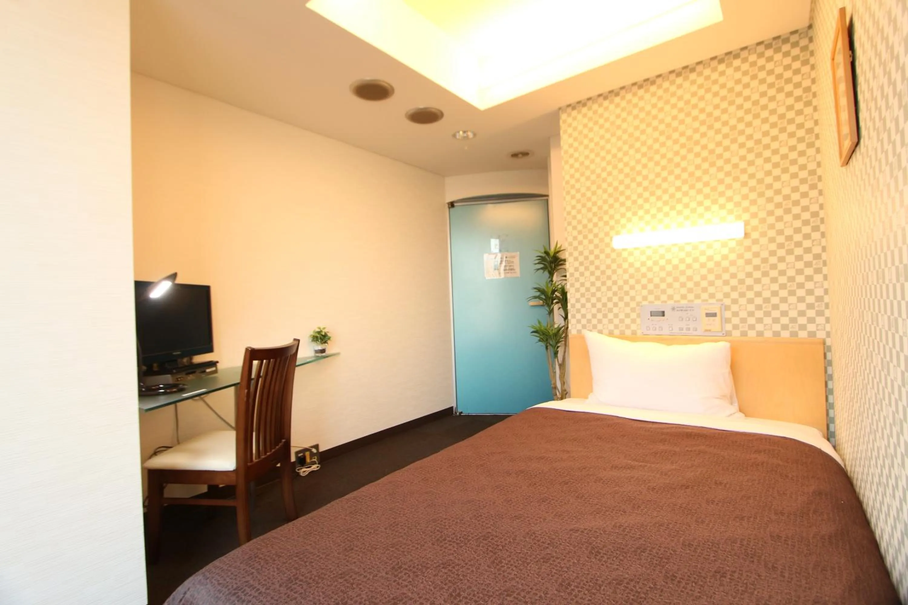 Double Room with Small Double Bed - single occupancy - Non-Smoking in HOTEL LiVEMAX BUDGET Korakuen