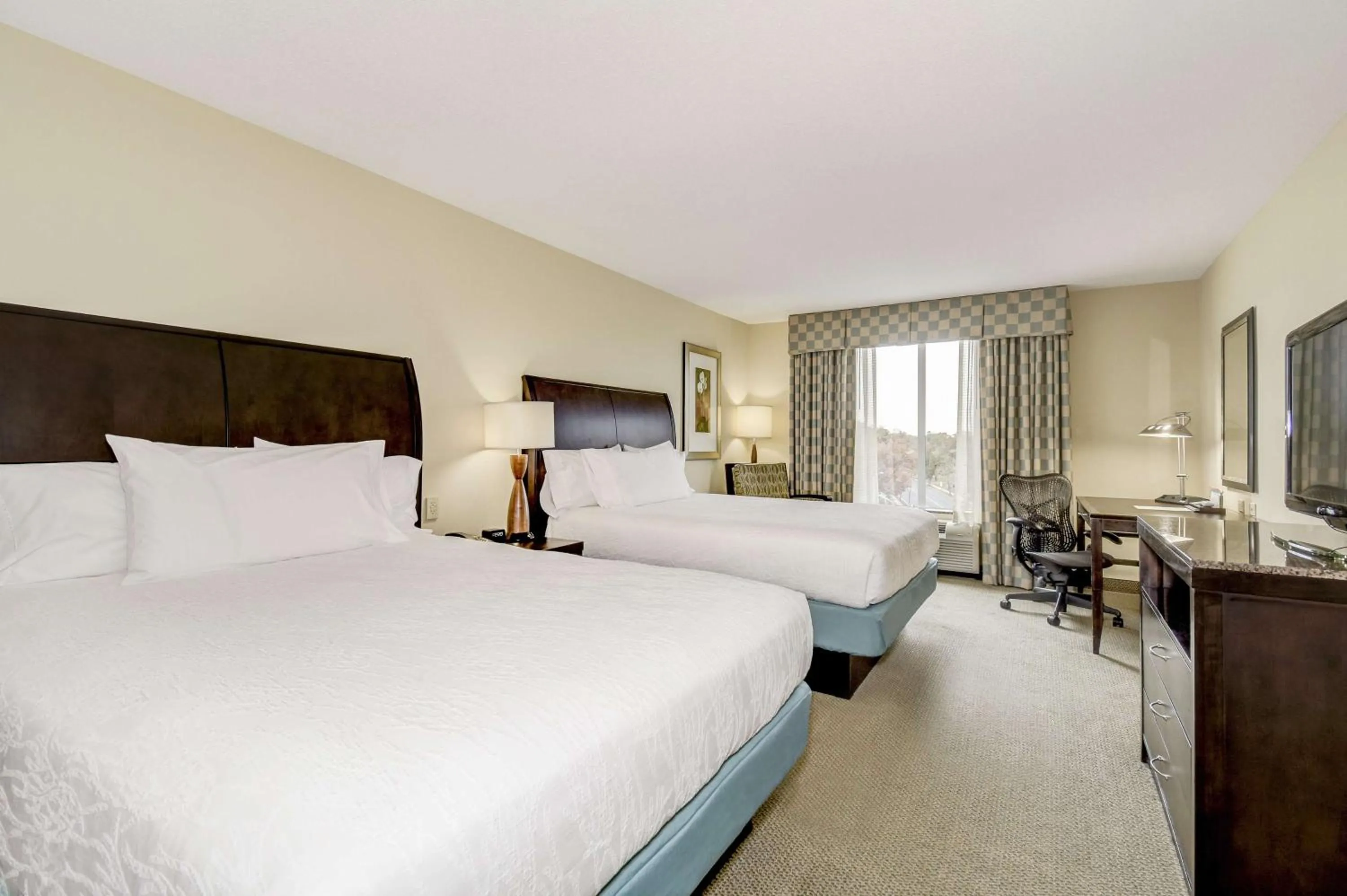 Queen Room with Two Queen Beds in Hilton Garden Inn Waldorf