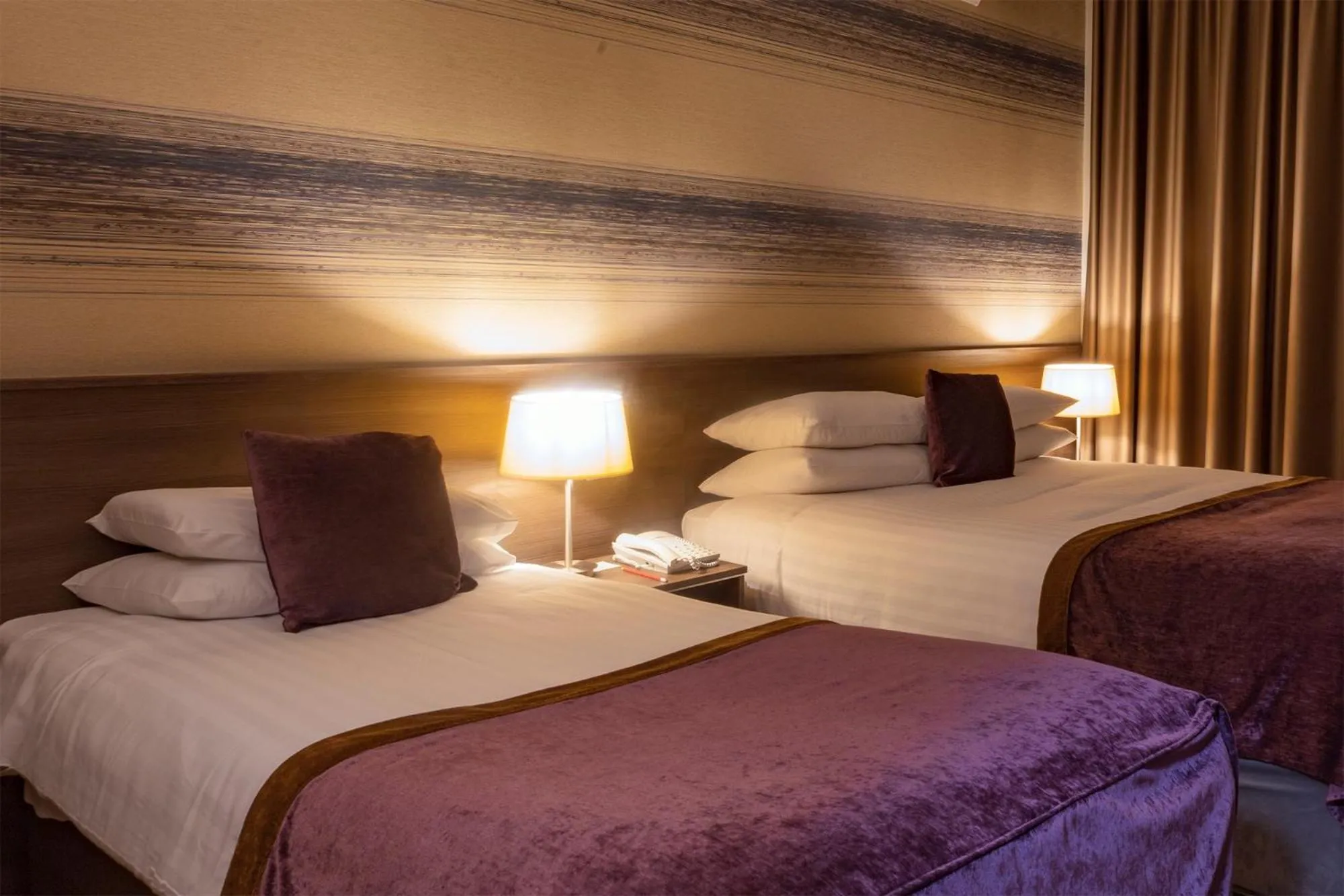 Twin Room in Brandon House Hotel