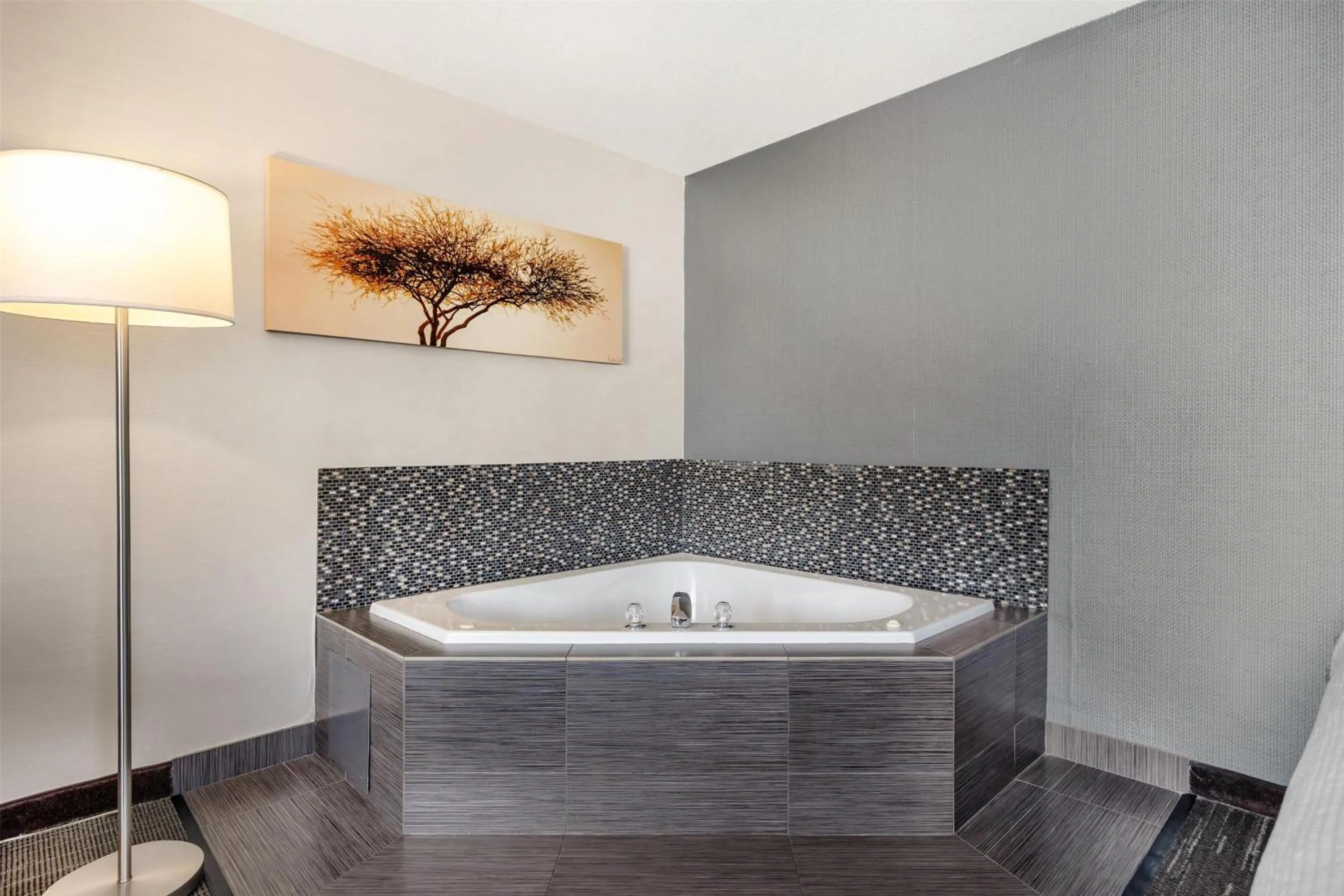 King Suite with Spa Bath and Fireplace - Non-Smoking in Best Western Plus City Center