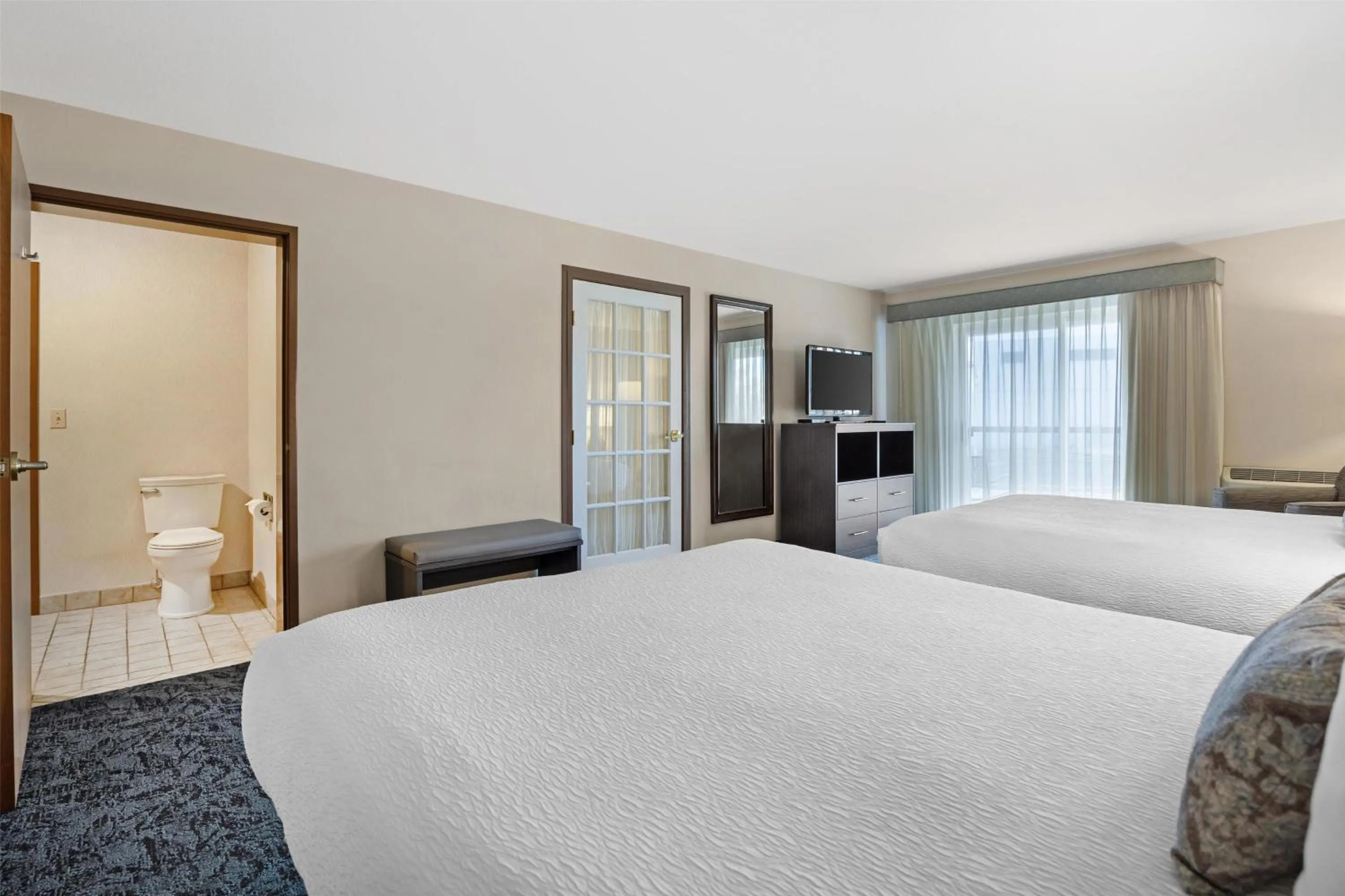 One-Bedroom Queen Suite with Two Queen Beds - Non-smoking in Best Western Plus City Center