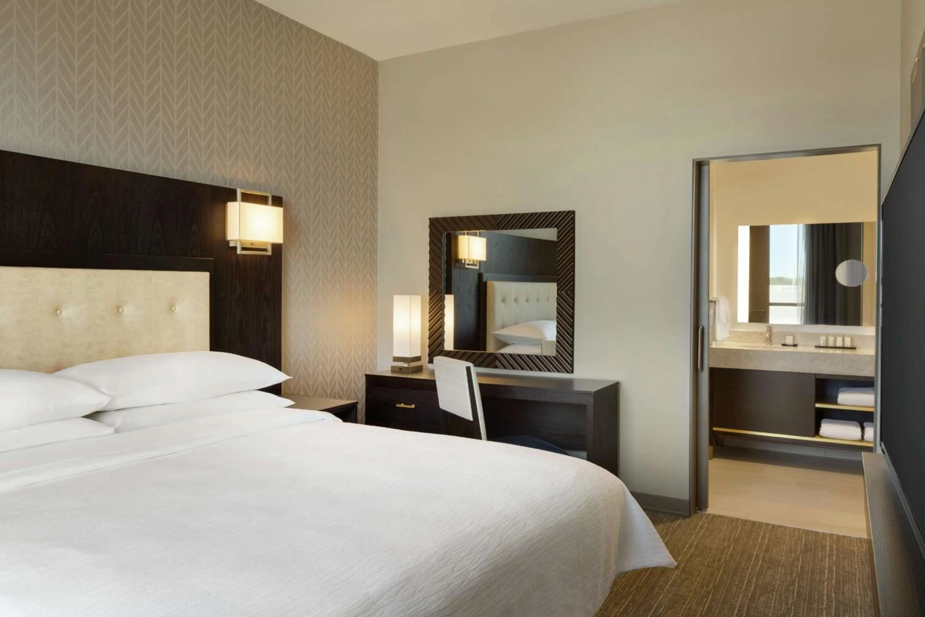 King Suite - Hearing Access in Embassy Suites By Hilton Syracuse Destiny USA