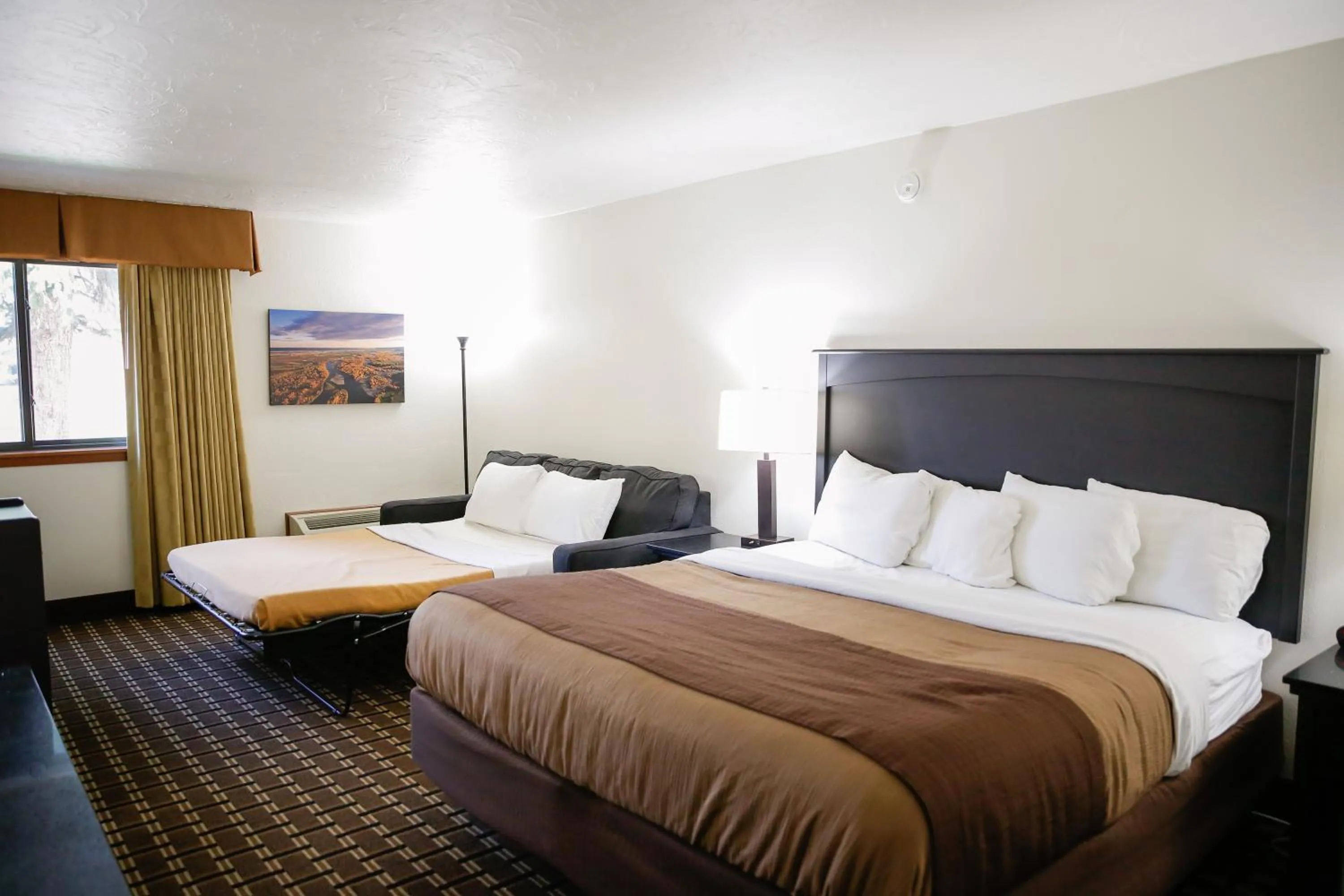 Deluxe King Room in Billings Hotel & Convention Center