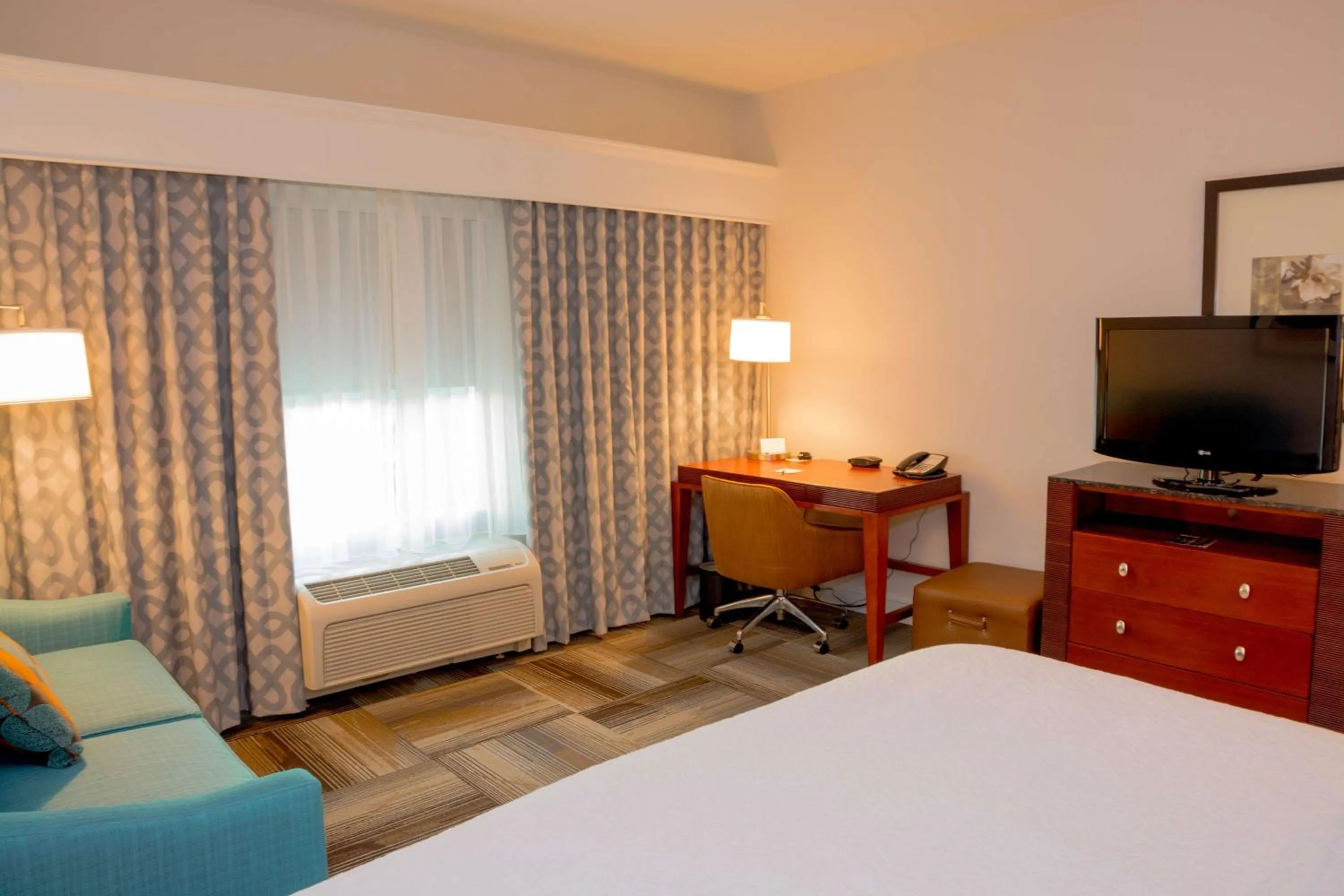King Room with King Bed - Non-Smoking in Hampton Inn & Suites Riverside/Corona East