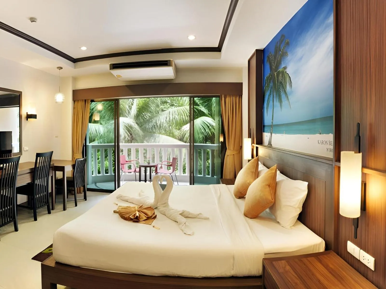 Superior King Room in Ratana Hill Patong