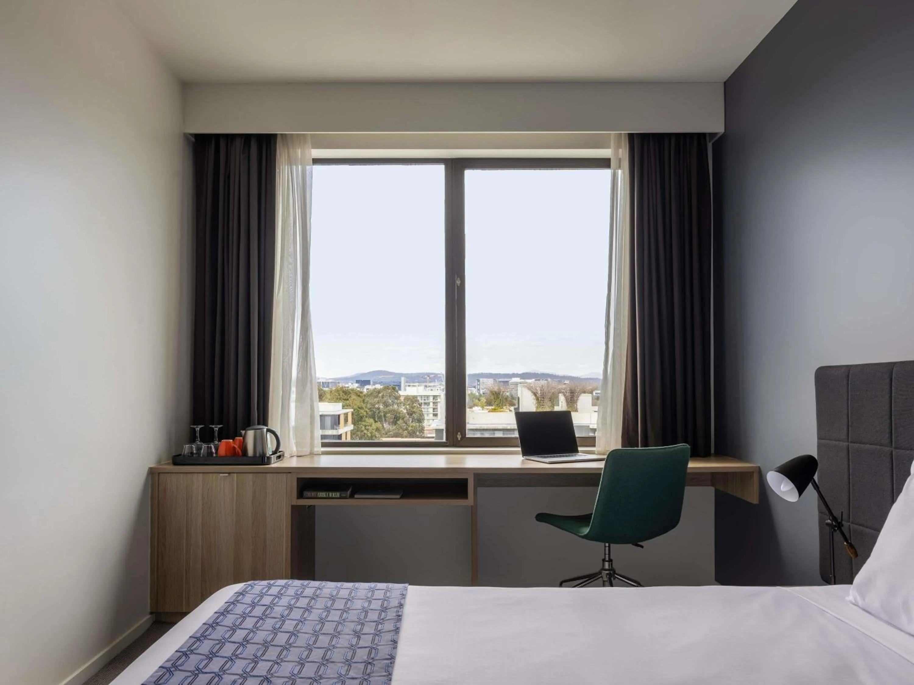 Deluxe King Studio in Mantra MacArthur Hotel