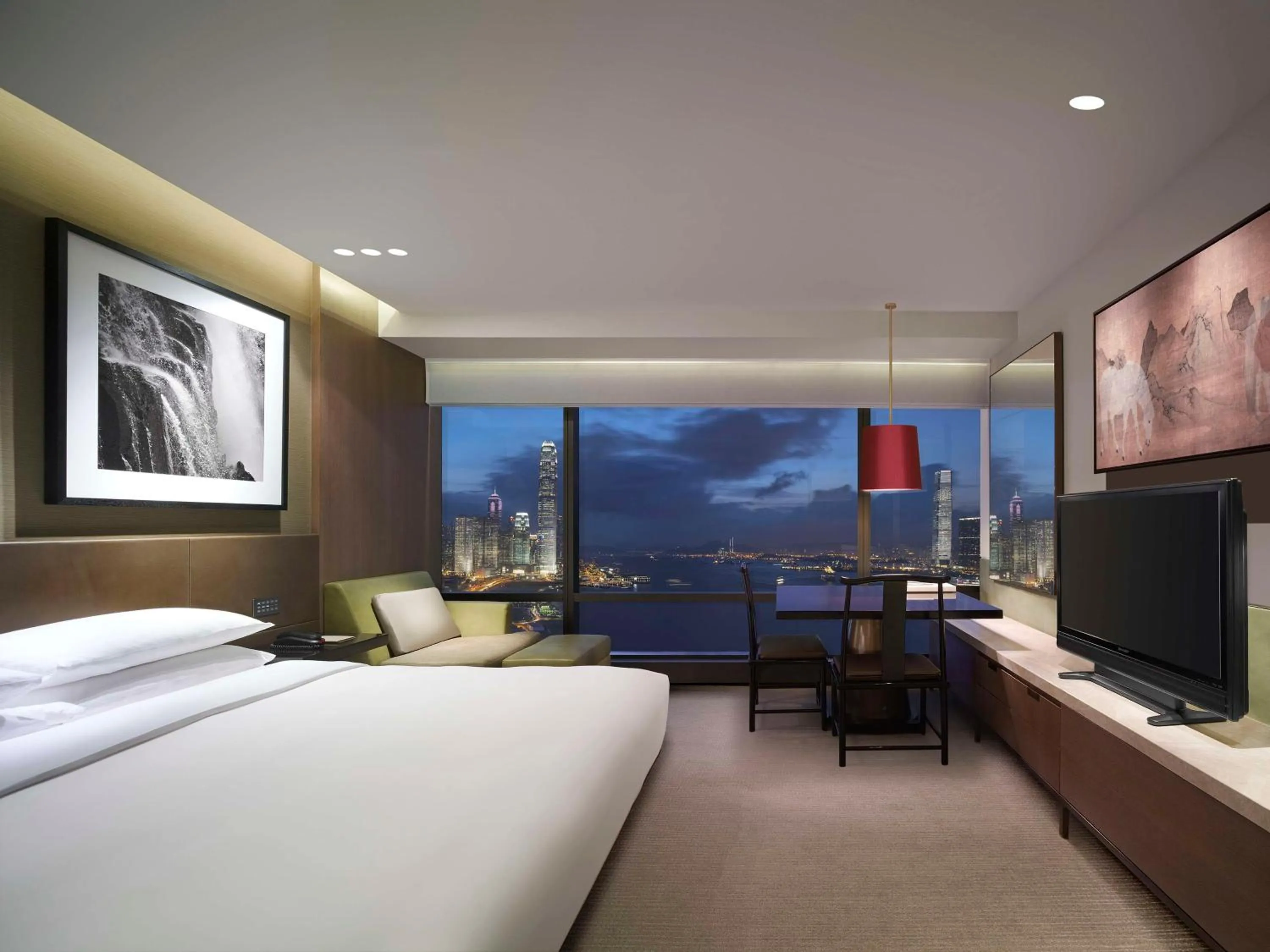 King Room with Harbor View - Club Access in Grand Hyatt Hong Kong