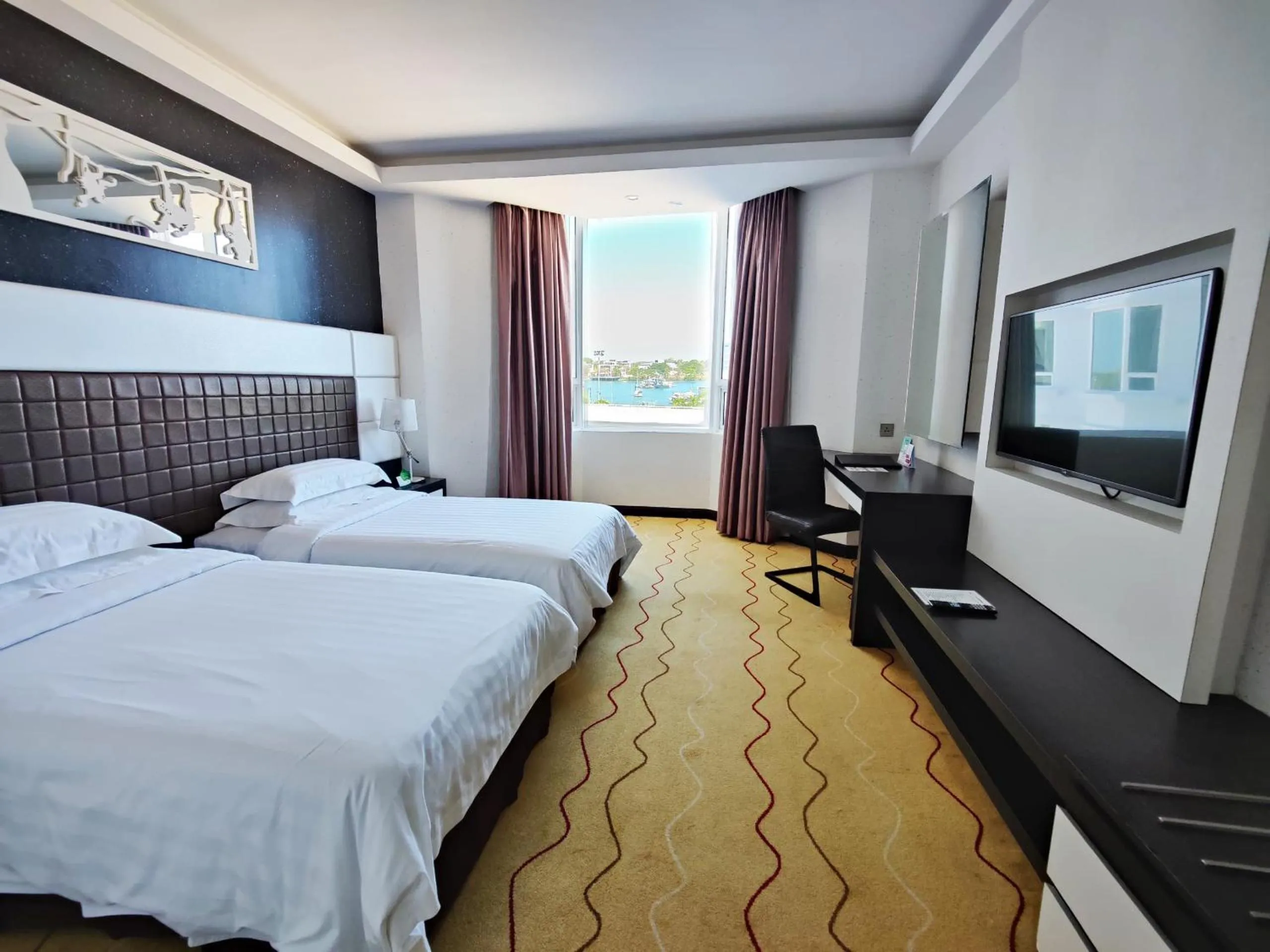 Promenade Deluxe Room with Club Lounge Access in Promenade Hotel Kota Kinabalu