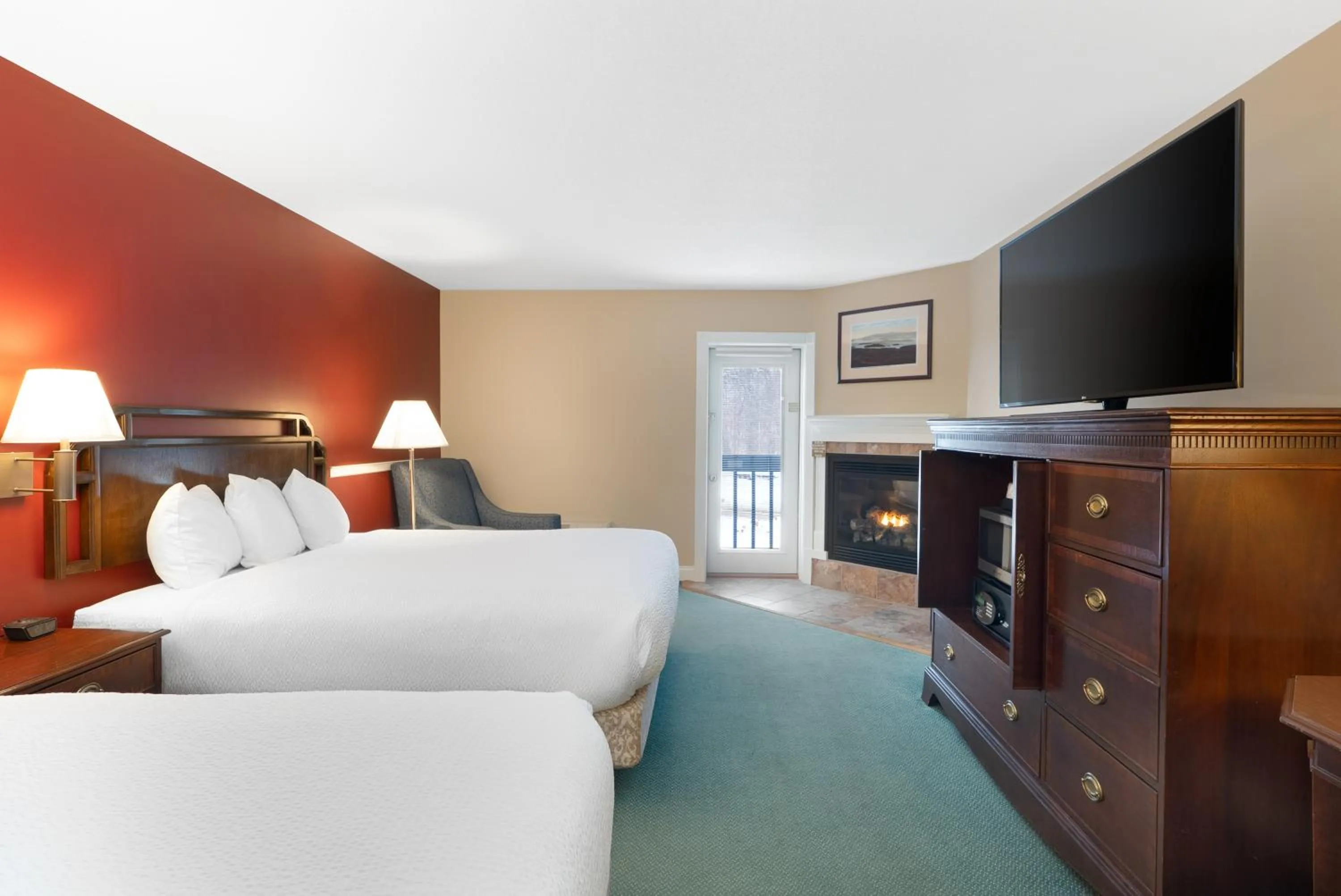 2nd Floor 2 Queen Beds W/Fireplace in Fireside Inn & Suites Gilford