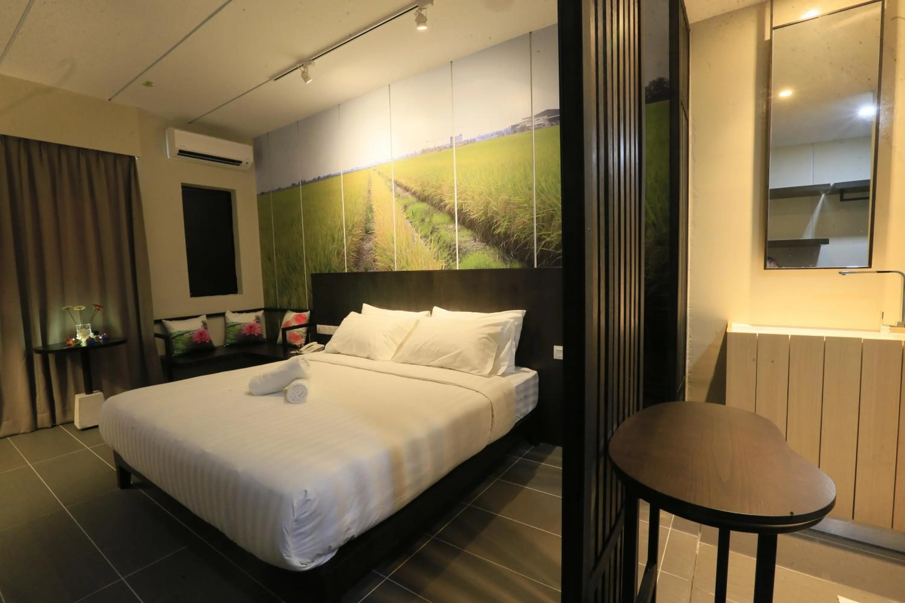 Deluxe King Room in Vi Boutique Hotel